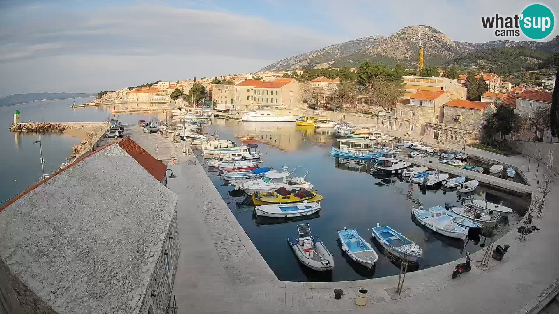 Webcam Bol Harbour – Live View of Bol Riva & Marina