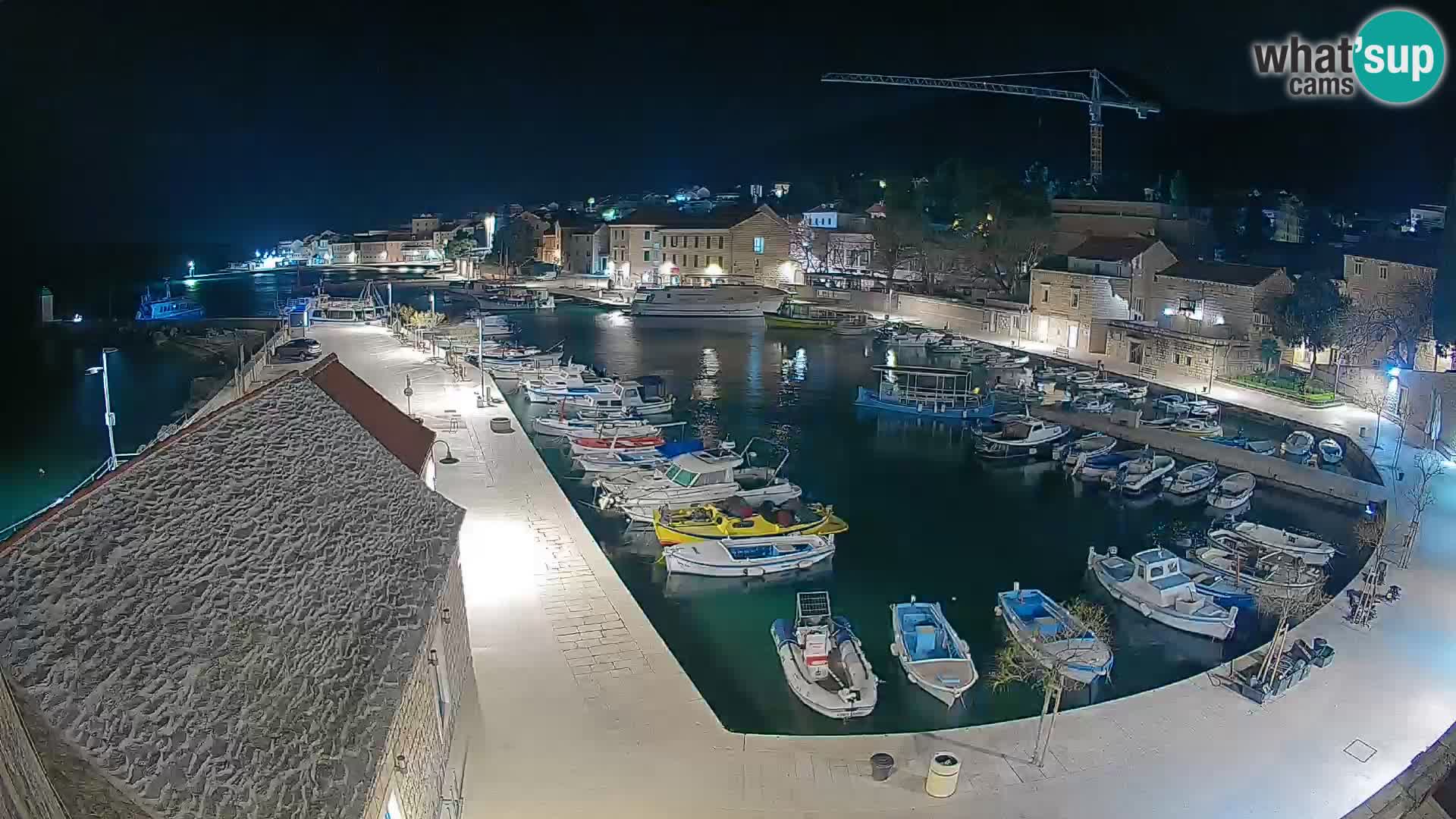 Webcam Bol Harbour – Live View of Bol Riva & Marina