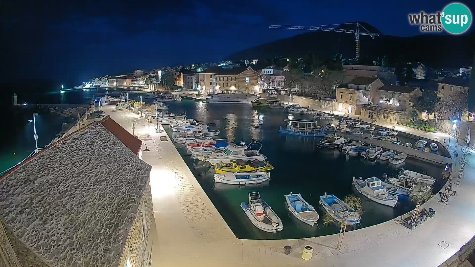Webcam Bol Harbour – Live View of Bol Riva & Marina