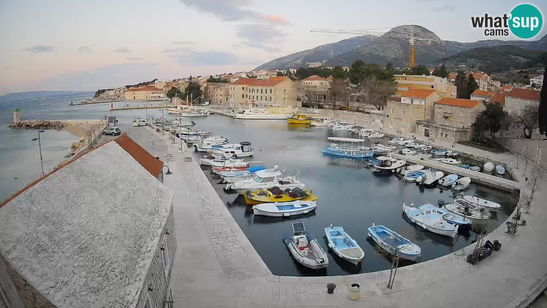 Webcam Bol Harbour – Live View of Bol Riva & Marina