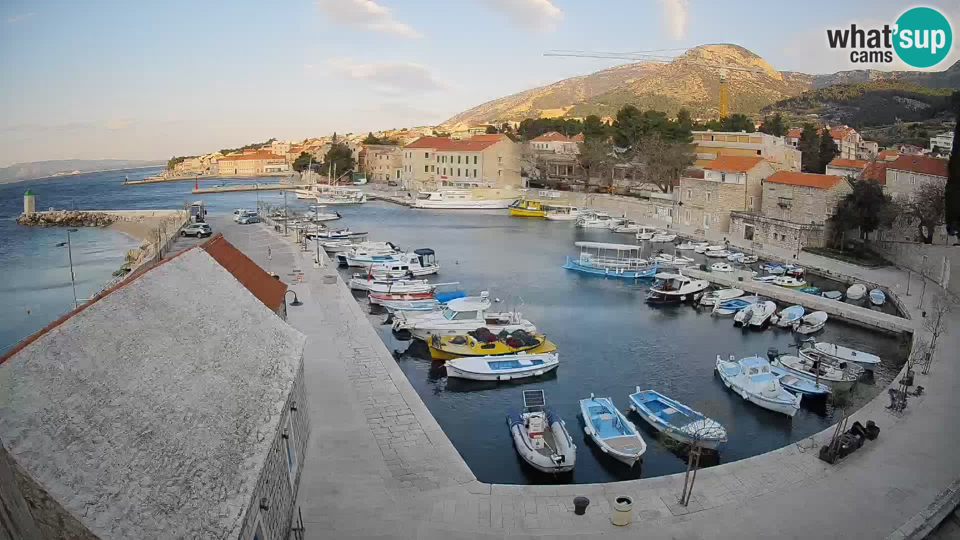 Webcam Bol Harbour – Live View of Bol Riva & Marina