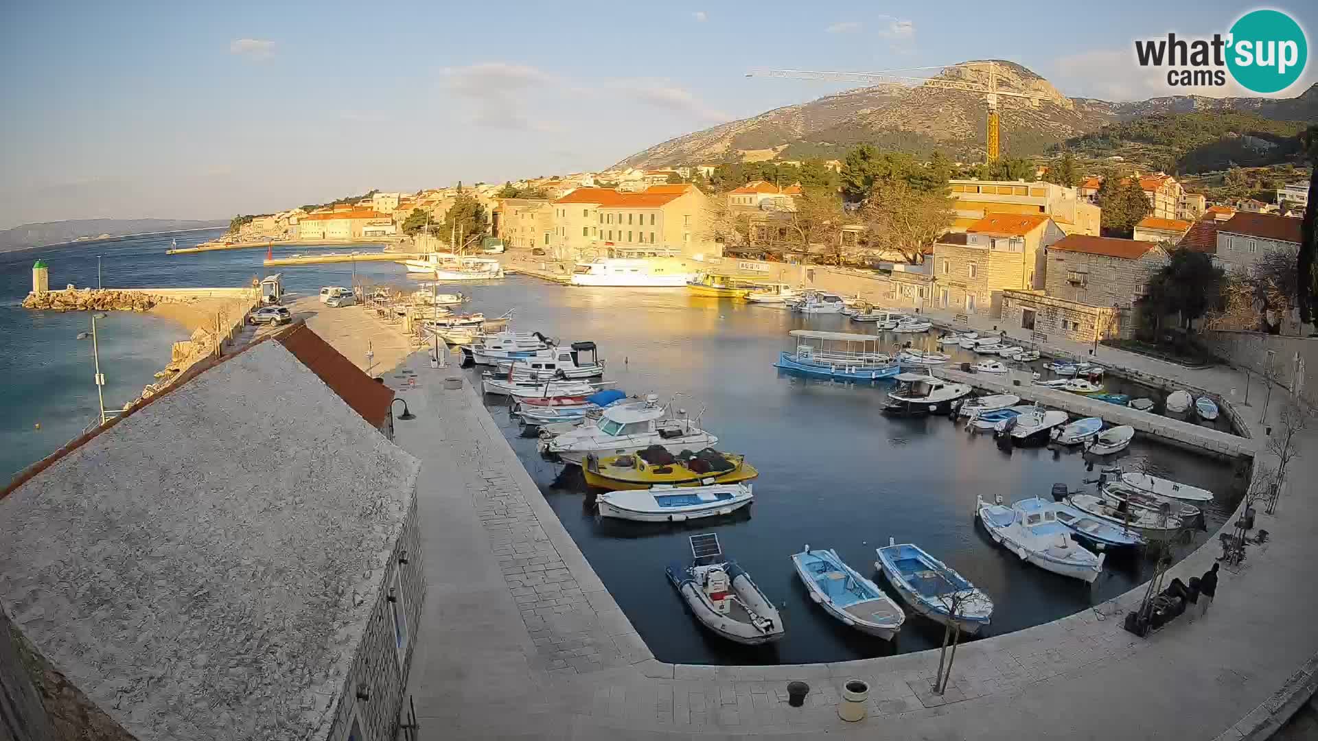 Webcam Bol Harbour – Live View of Bol Riva & Marina