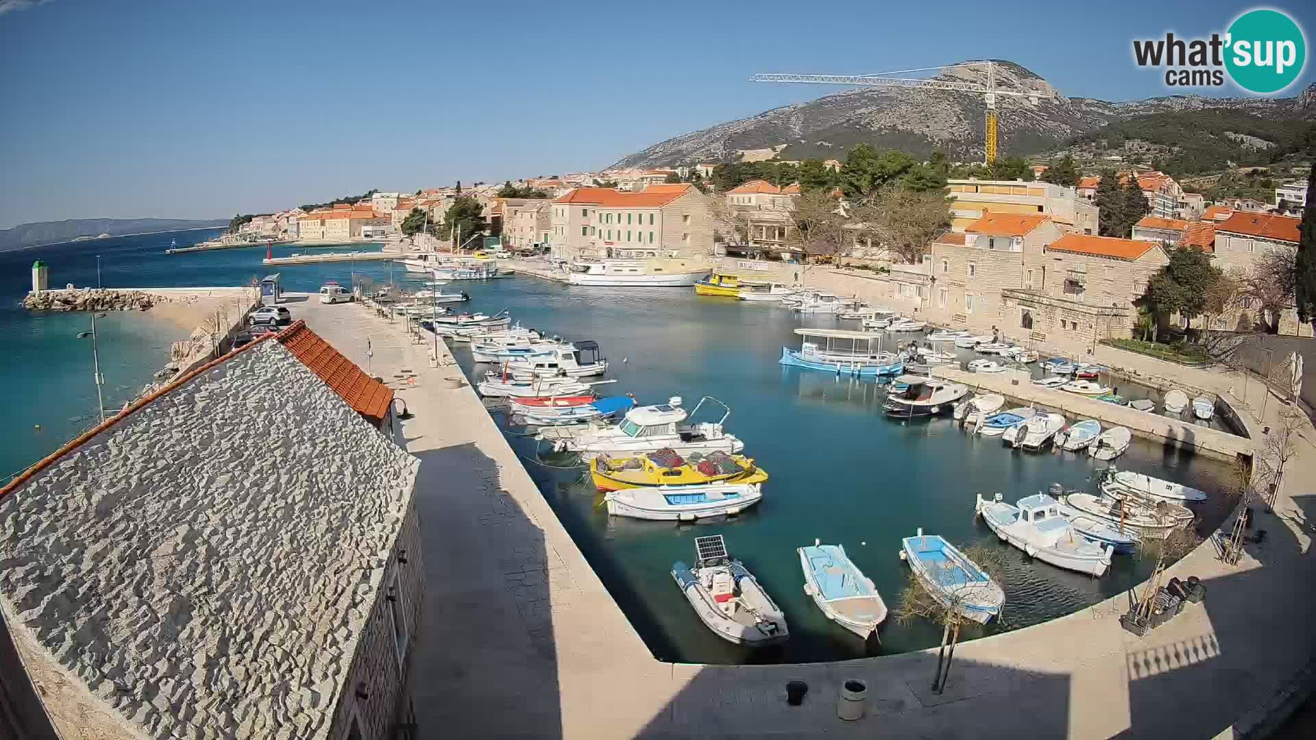 Webcam porto di Bol – Vista live sulla Riva e Marina