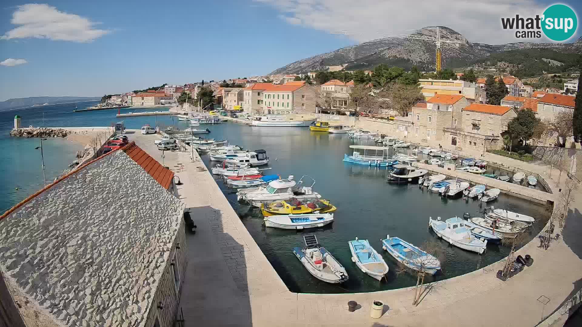 Webcam porto di Bol – Vista live sulla Riva e Marina
