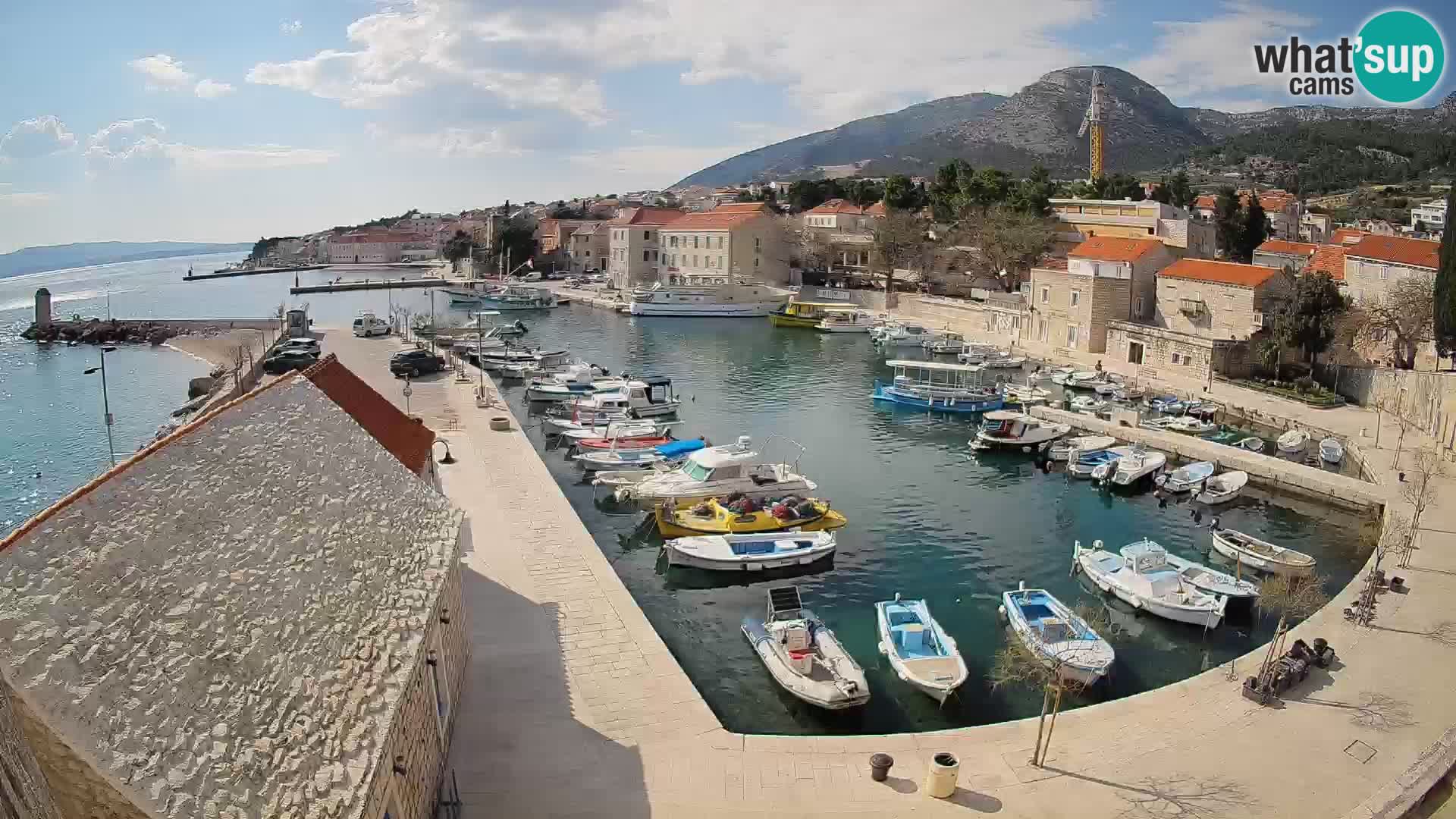 Webcam Bol Hafen – Liveblick auf Bol Riva & Marina
