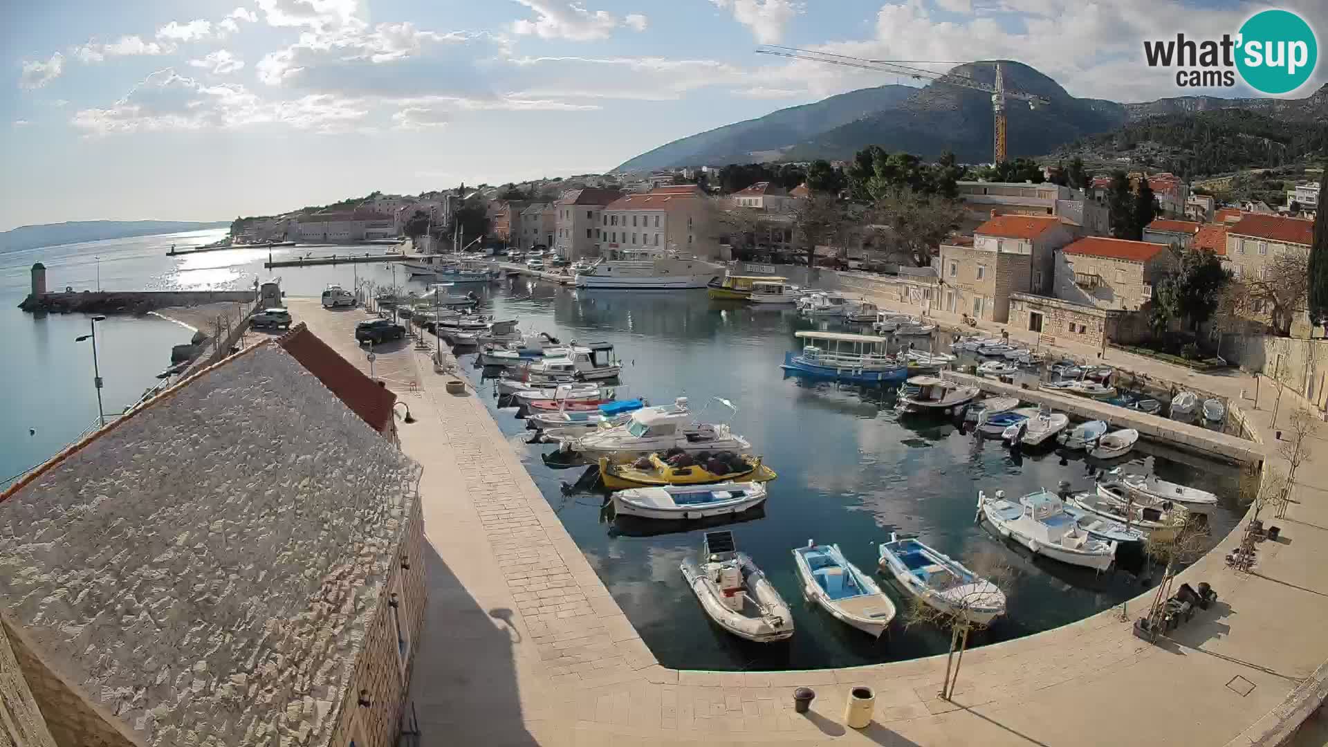 Webcam Bol Hafen – Liveblick auf Bol Riva & Marina