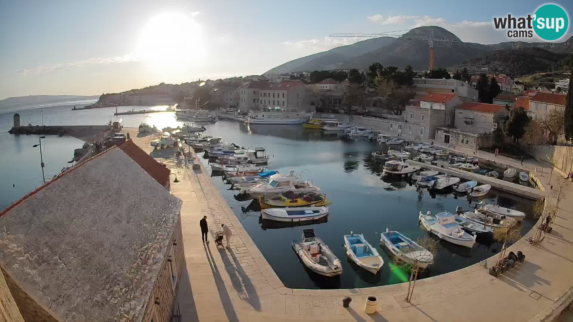 Webcam Bol Harbour – Live View of Bol Riva & Marina