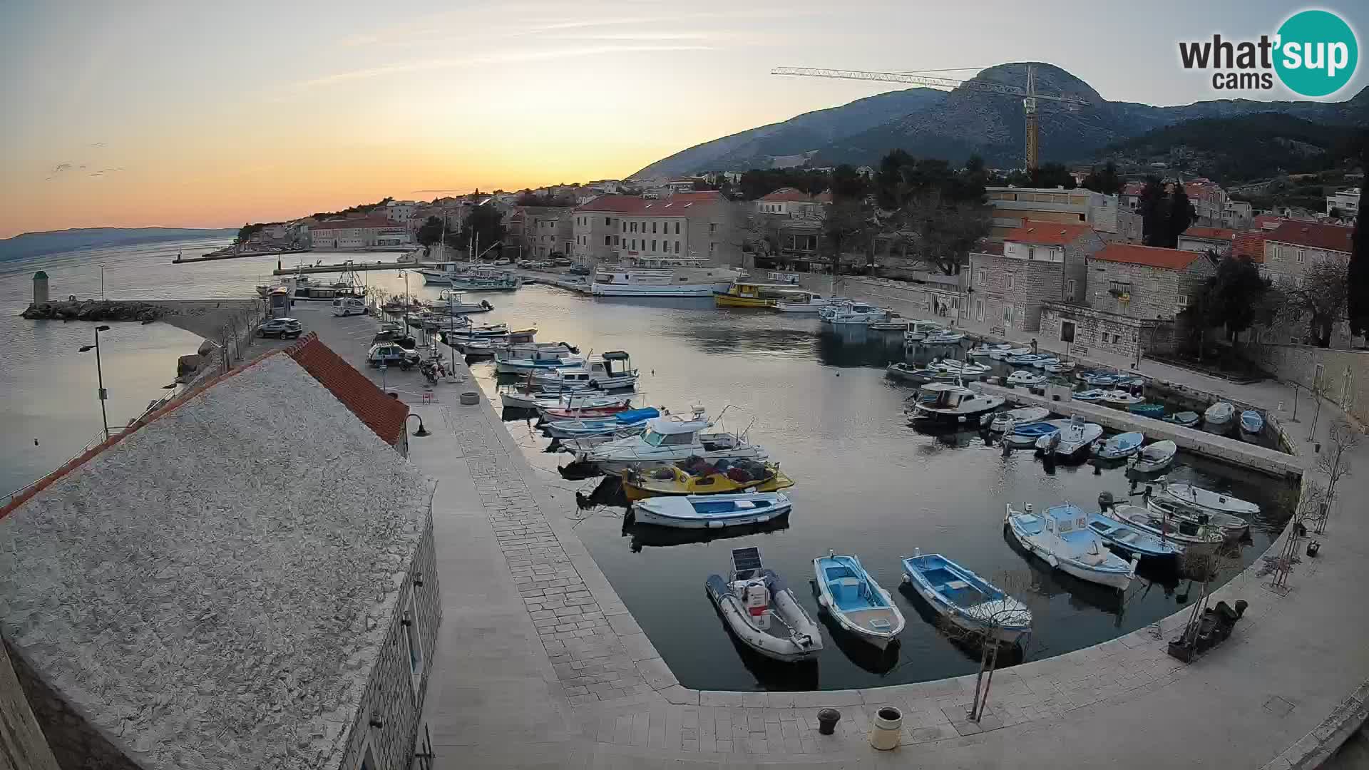 Webcam Bol Harbour – Live View of Bol Riva & Marina