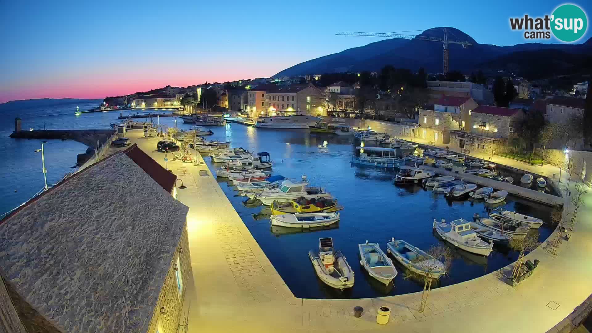 Webcam Bol Hafen – Liveblick auf Bol Riva & Marina