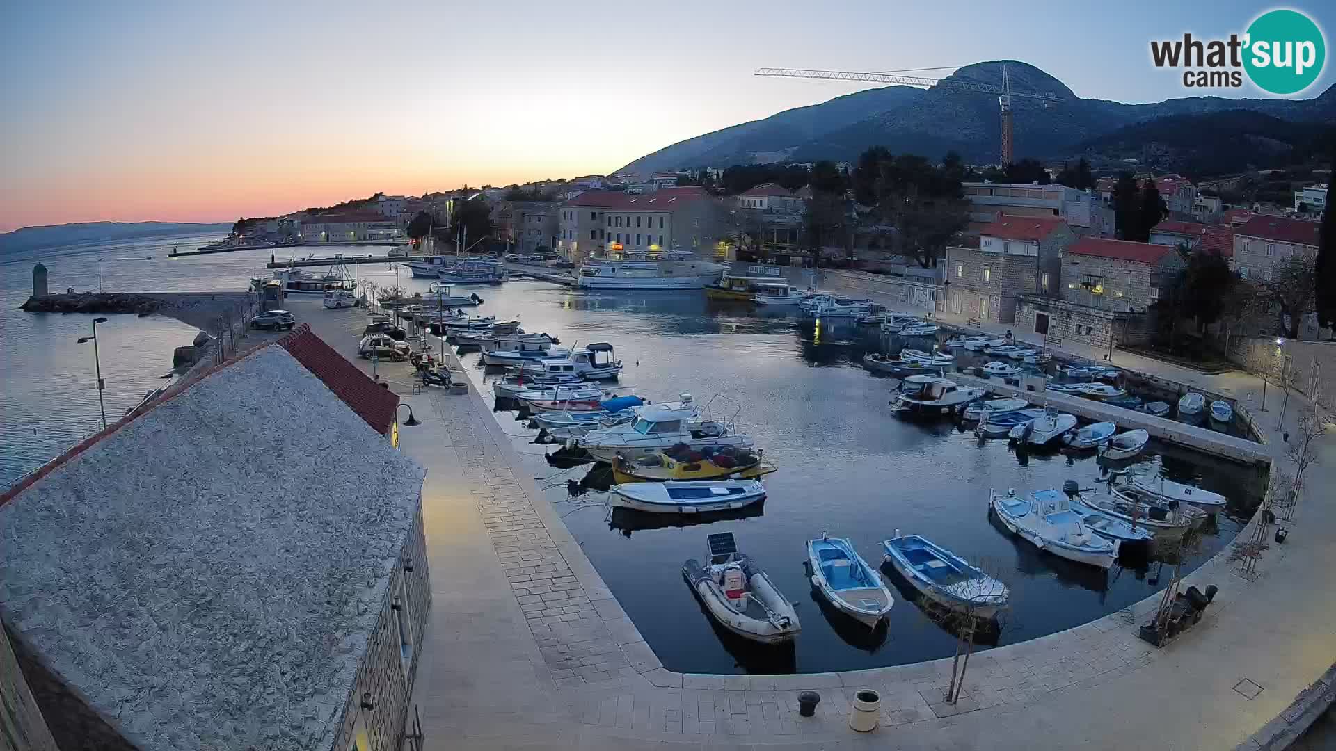 Webcam Bol Hafen – Liveblick auf Bol Riva & Marina