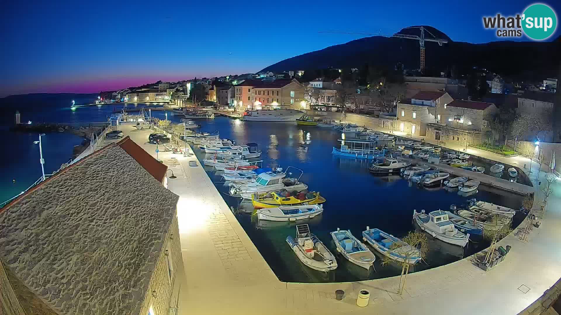 Webcam Bol Hafen – Liveblick auf Bol Riva & Marina