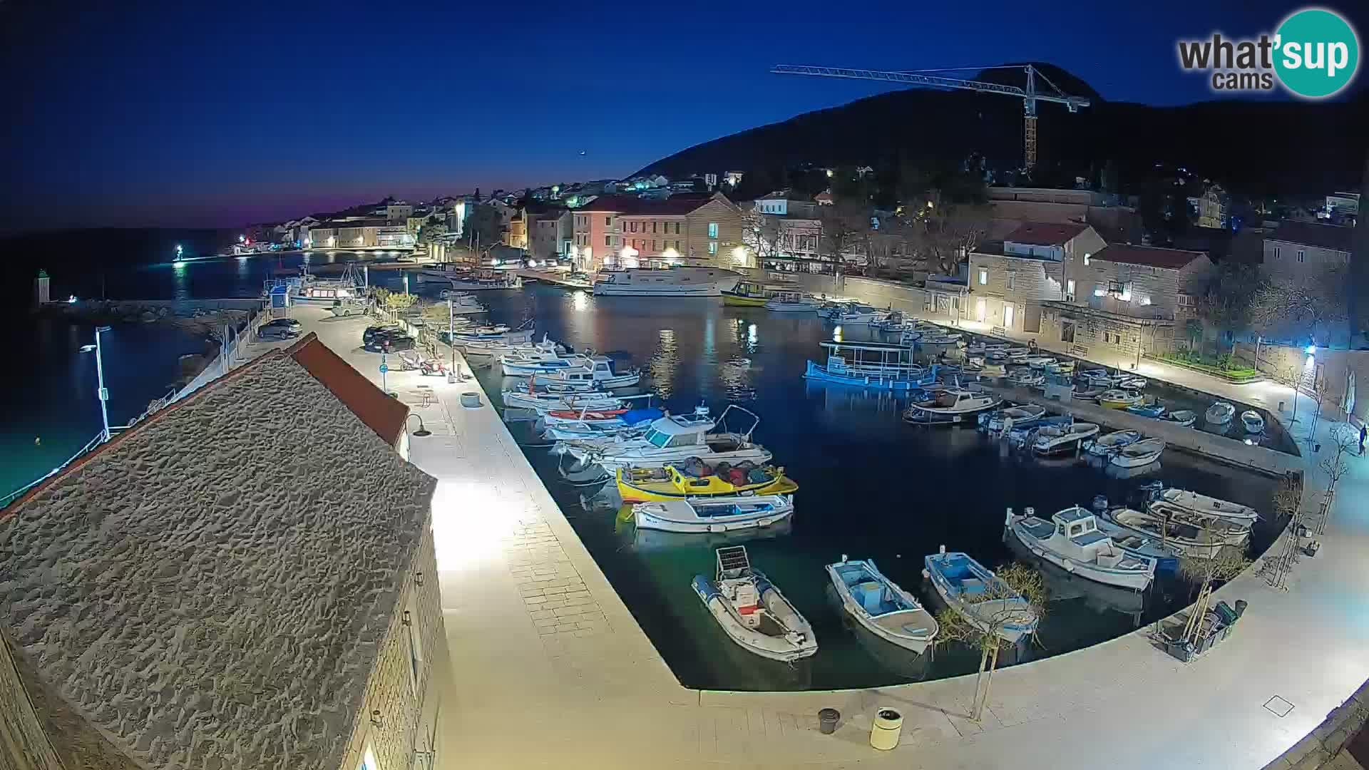 Webcam Bol Hafen – Liveblick auf Bol Riva & Marina