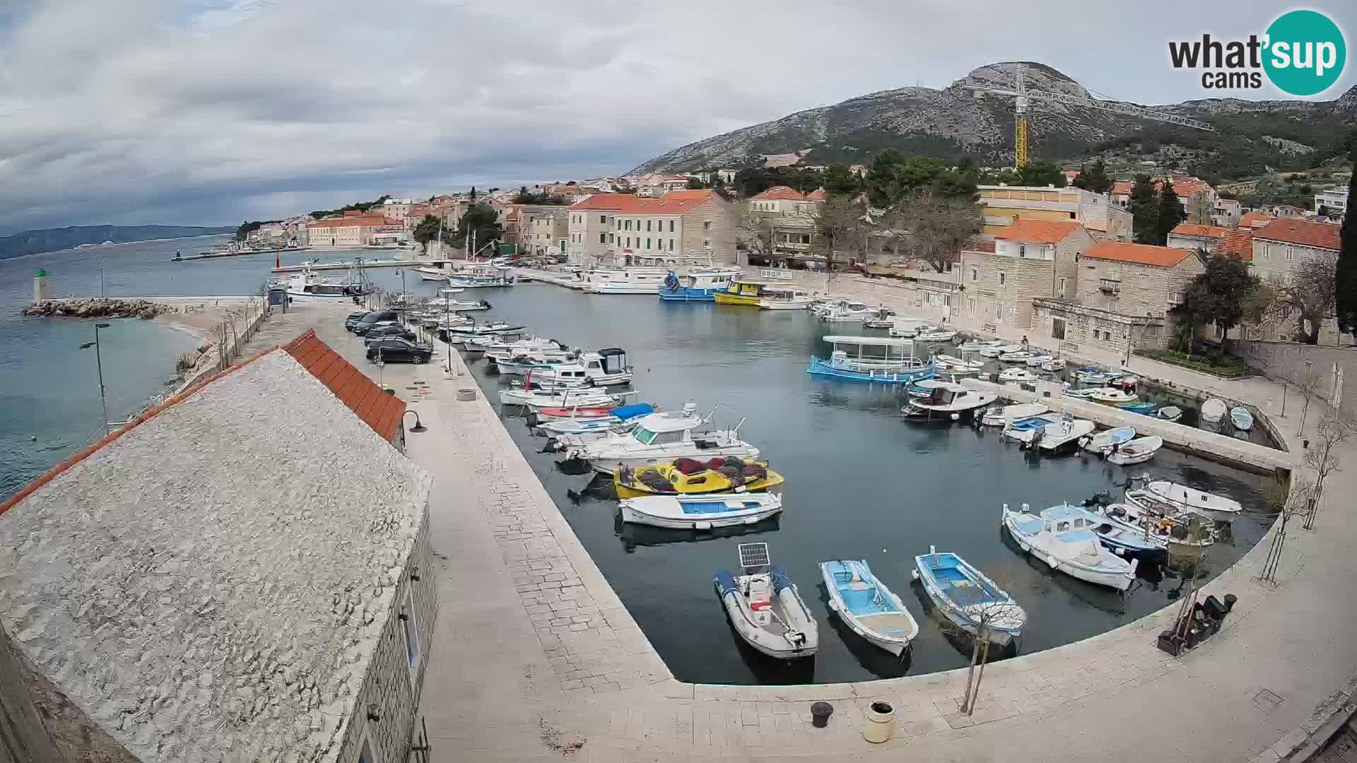 Webcam Bol Hafen – Liveblick auf Bol Riva & Marina