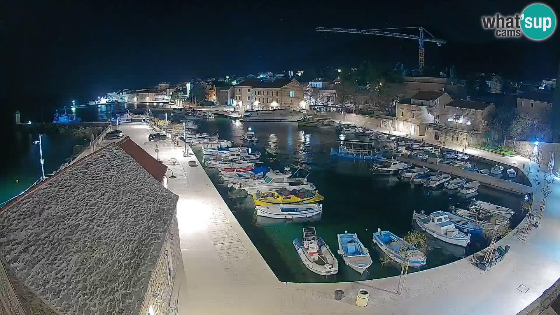 Webcam Bol Hafen – Liveblick auf Bol Riva & Marina