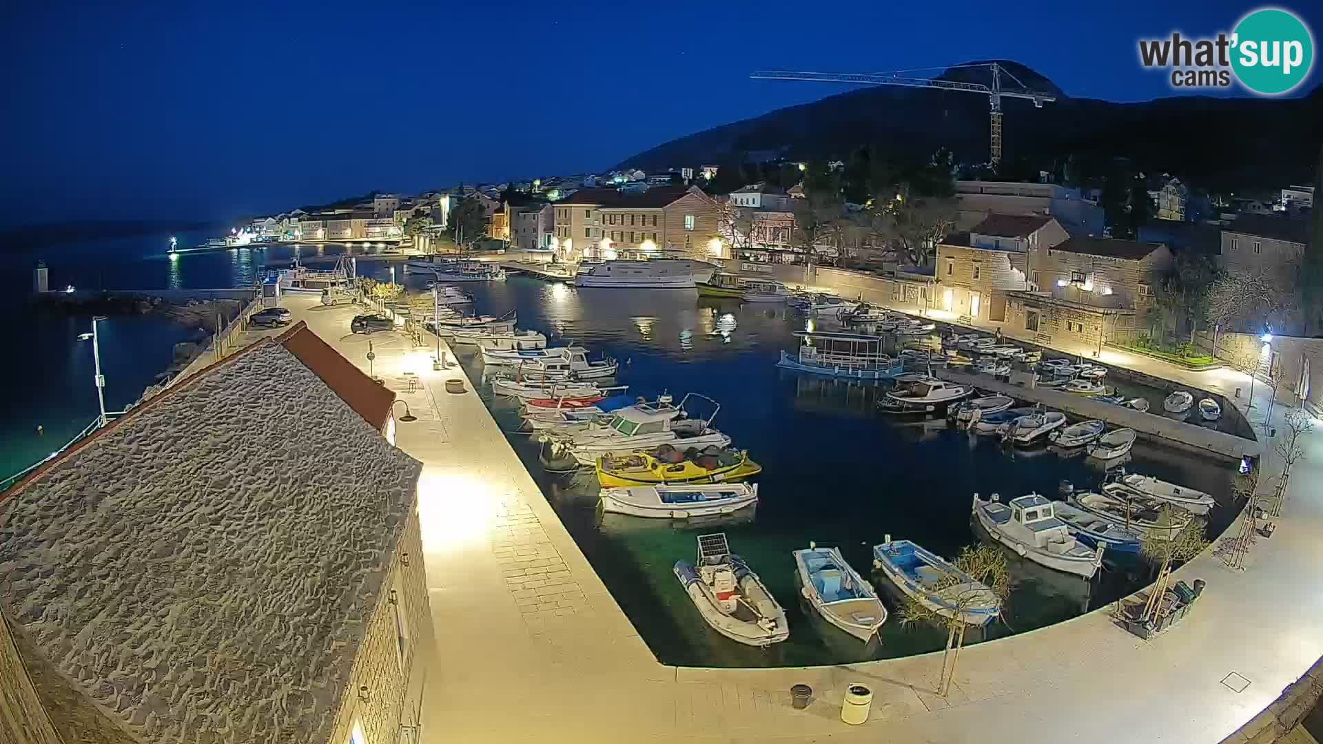 Webcam Bol Harbour – Live View of Bol Riva & Marina