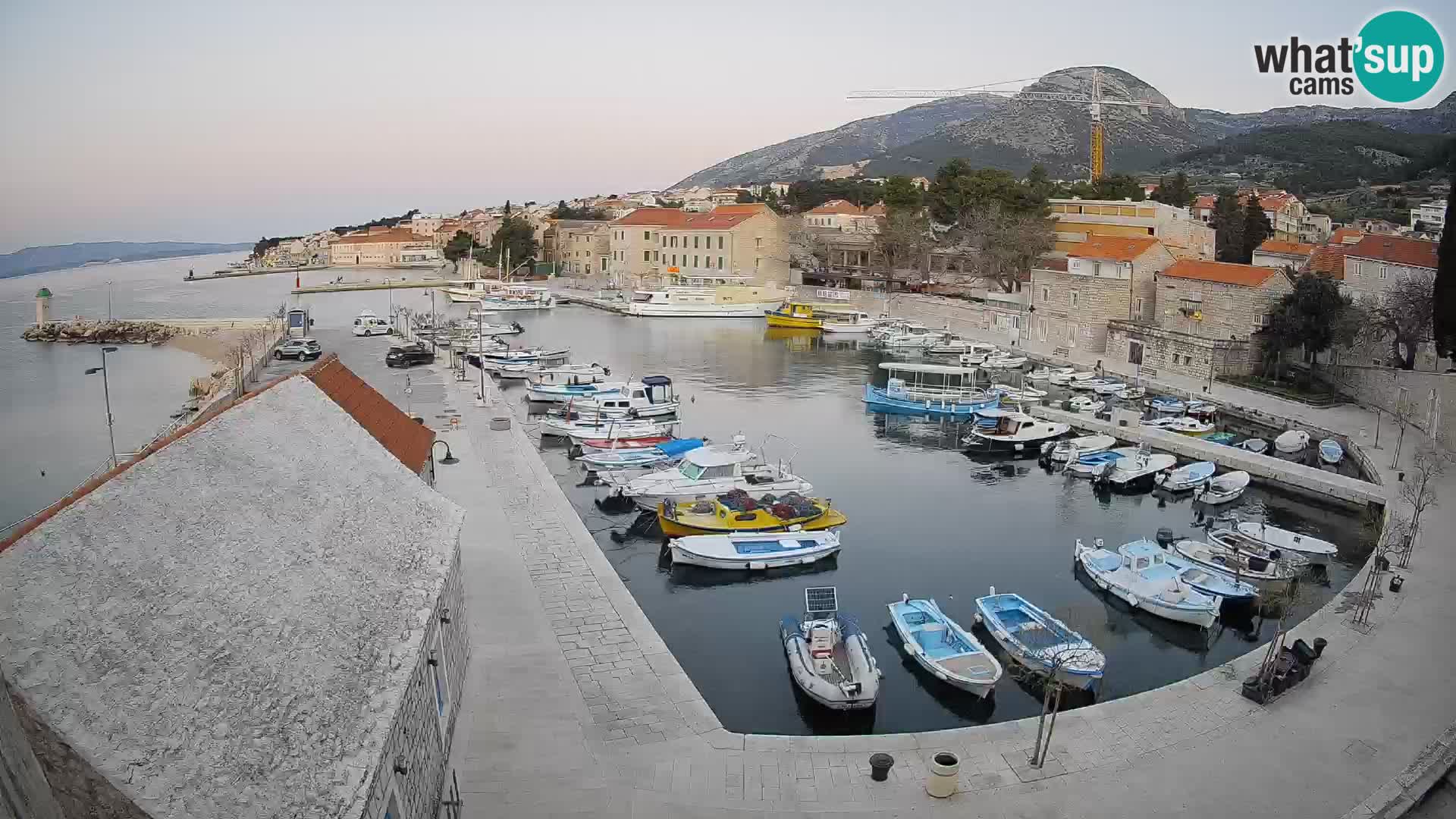 Webcam Bol Harbour – Live View of Bol Riva & Marina