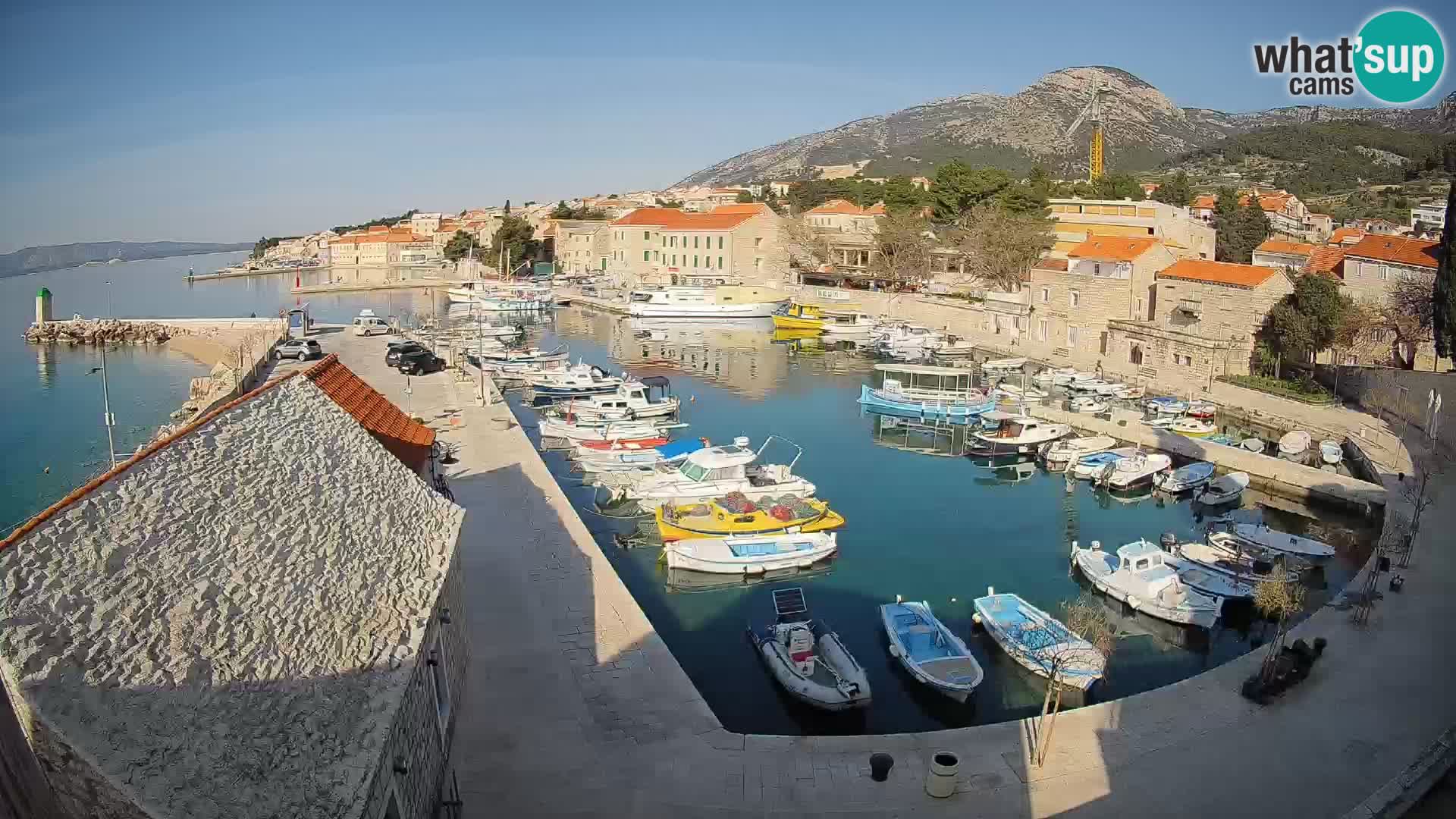 Webcam Bol Hafen – Liveblick auf Bol Riva & Marina