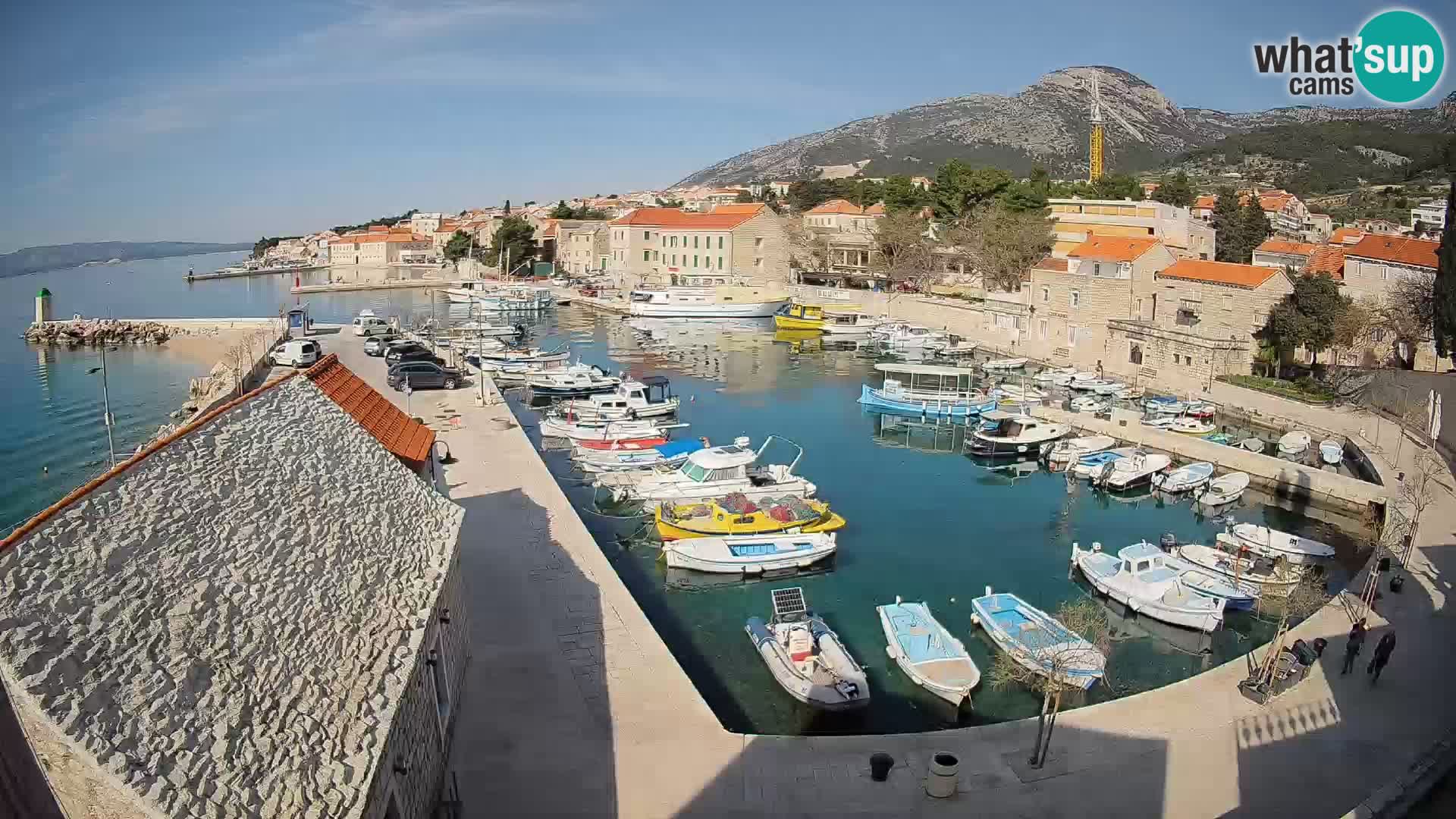 Webcam Bol Hafen – Liveblick auf Bol Riva & Marina