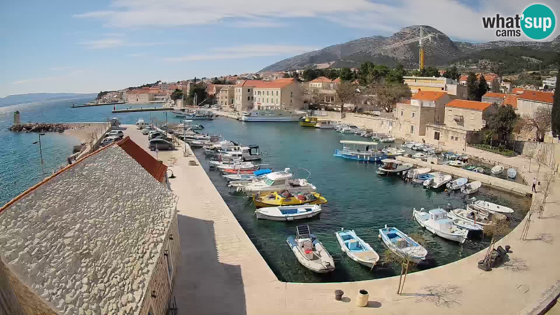 Webcam porto di Bol – Vista live sulla Riva e Marina