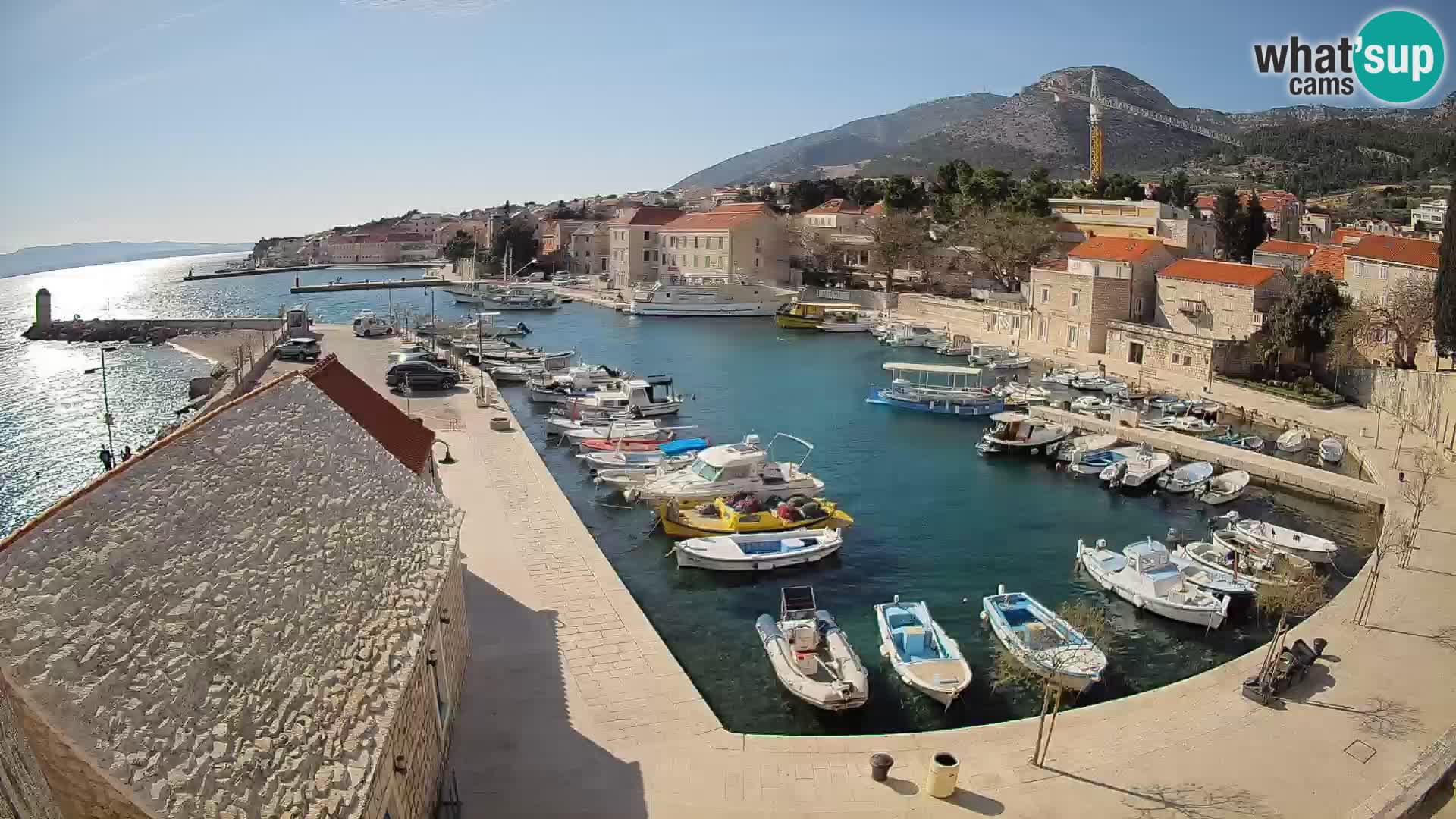 Webcam Bol Harbour – Live View of Bol Riva & Marina