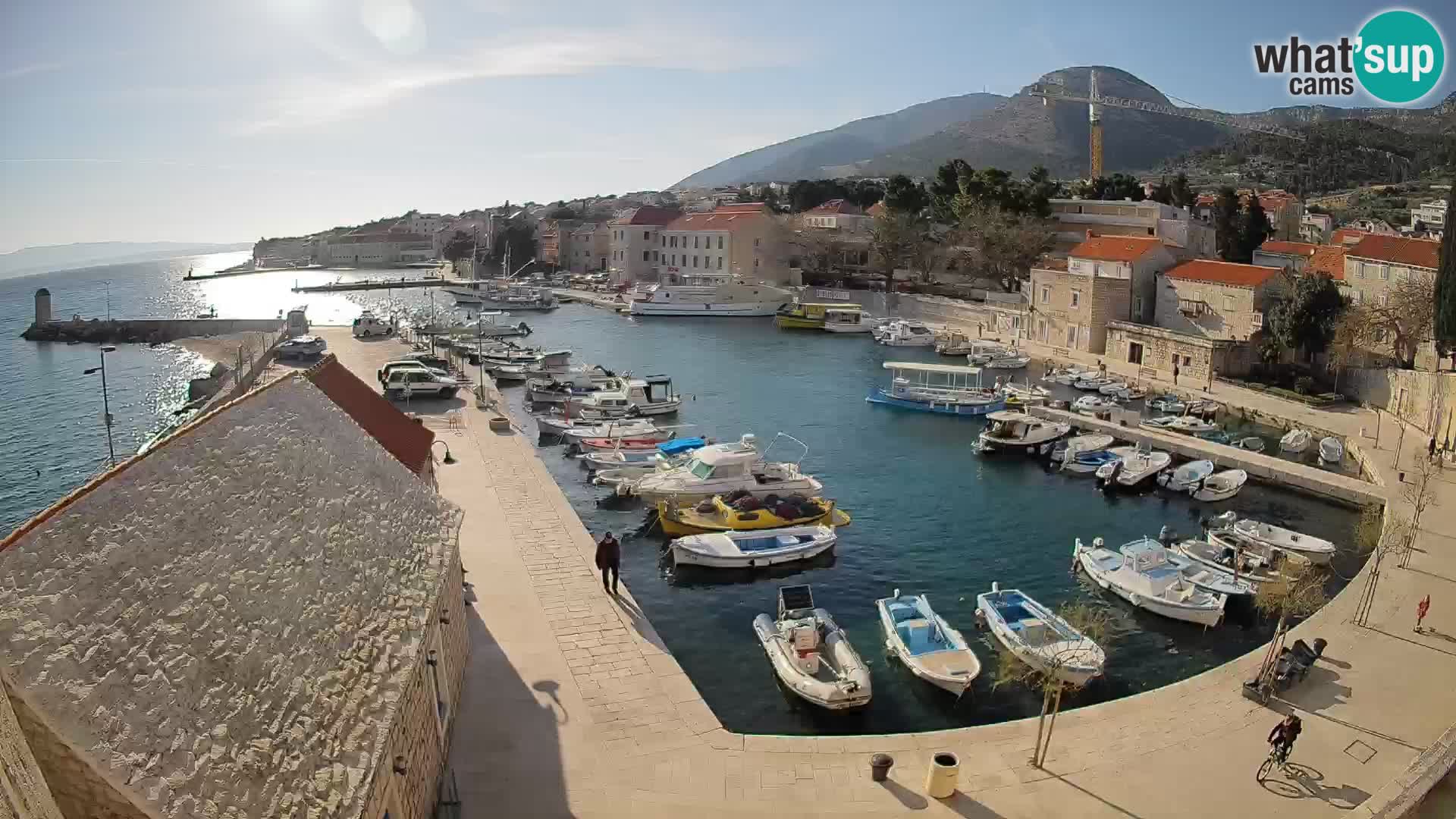 Webcam Bol Harbour – Live View of Bol Riva & Marina