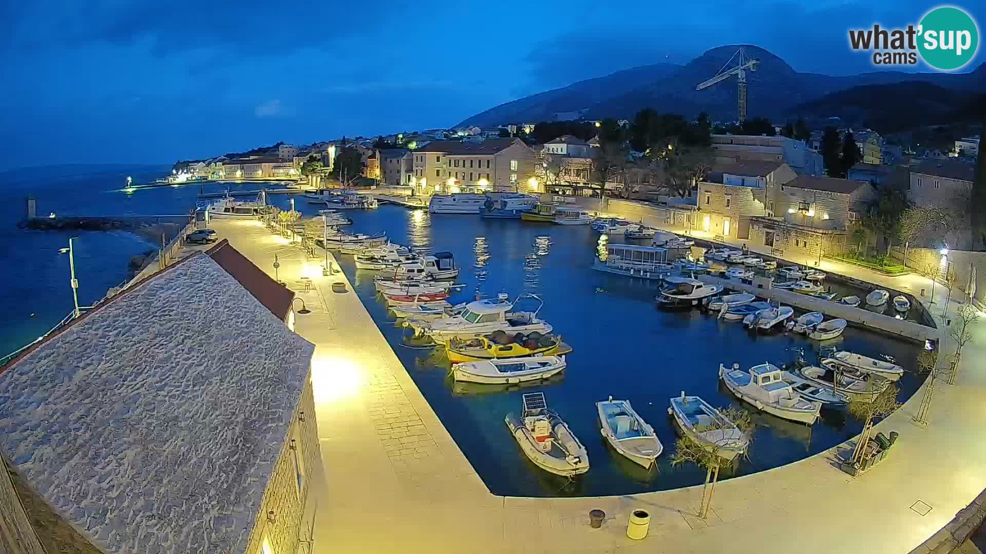 Webcam Bol Hafen – Liveblick auf Bol Riva & Marina
