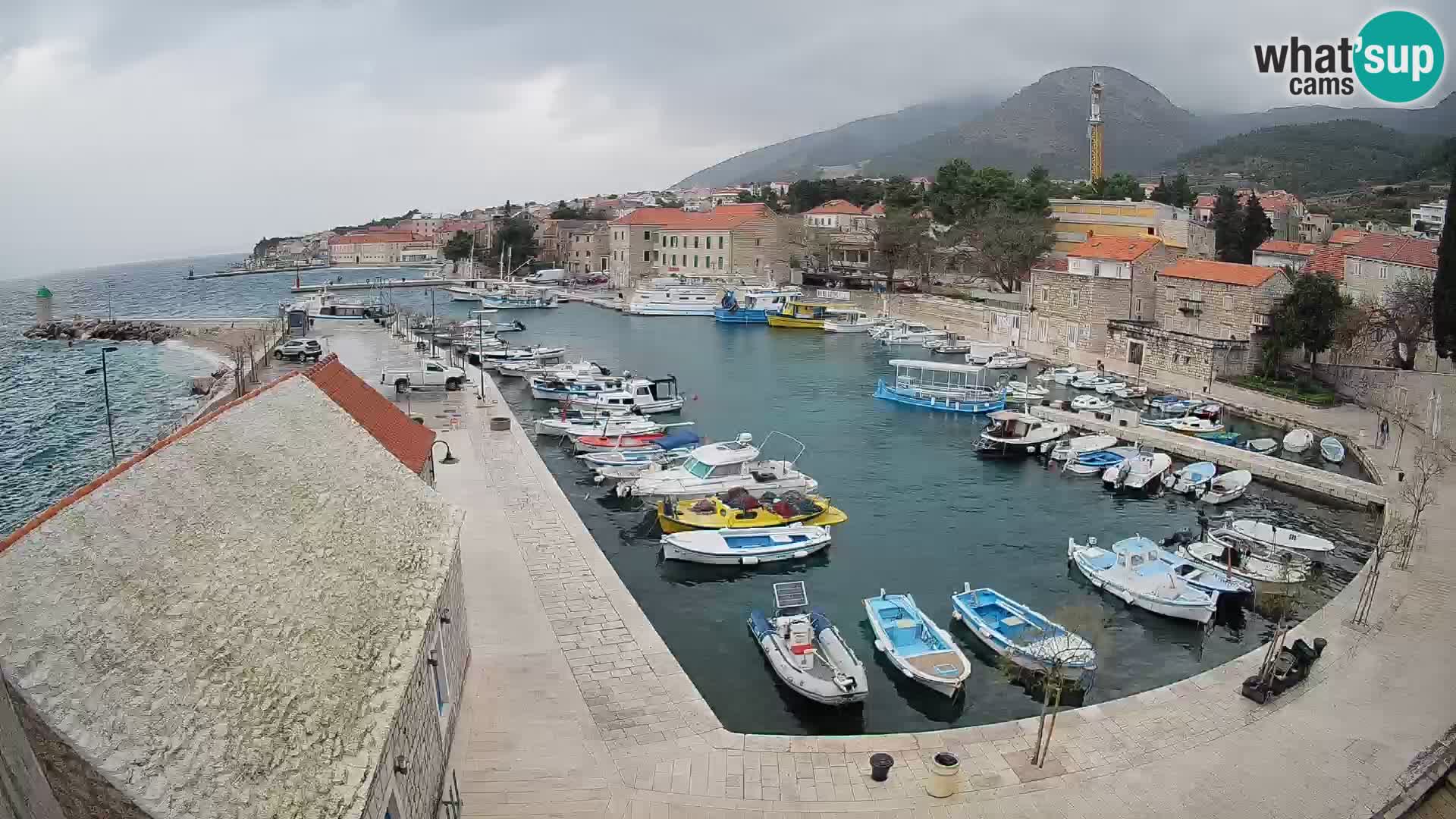 Webcam Bol Harbour – Live View of Bol Riva & Marina