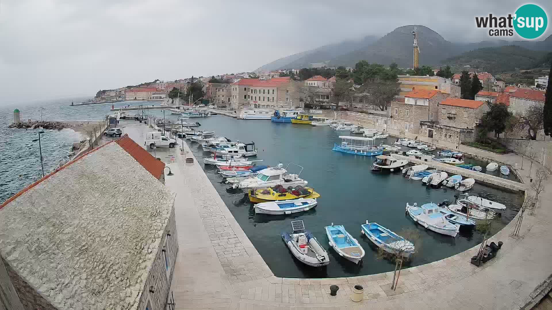 Webcam Bol Harbour – Live View of Bol Riva & Marina