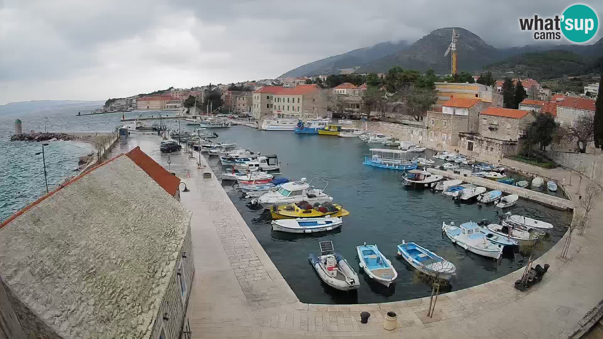 Webcam Bol Hafen – Liveblick auf Bol Riva & Marina