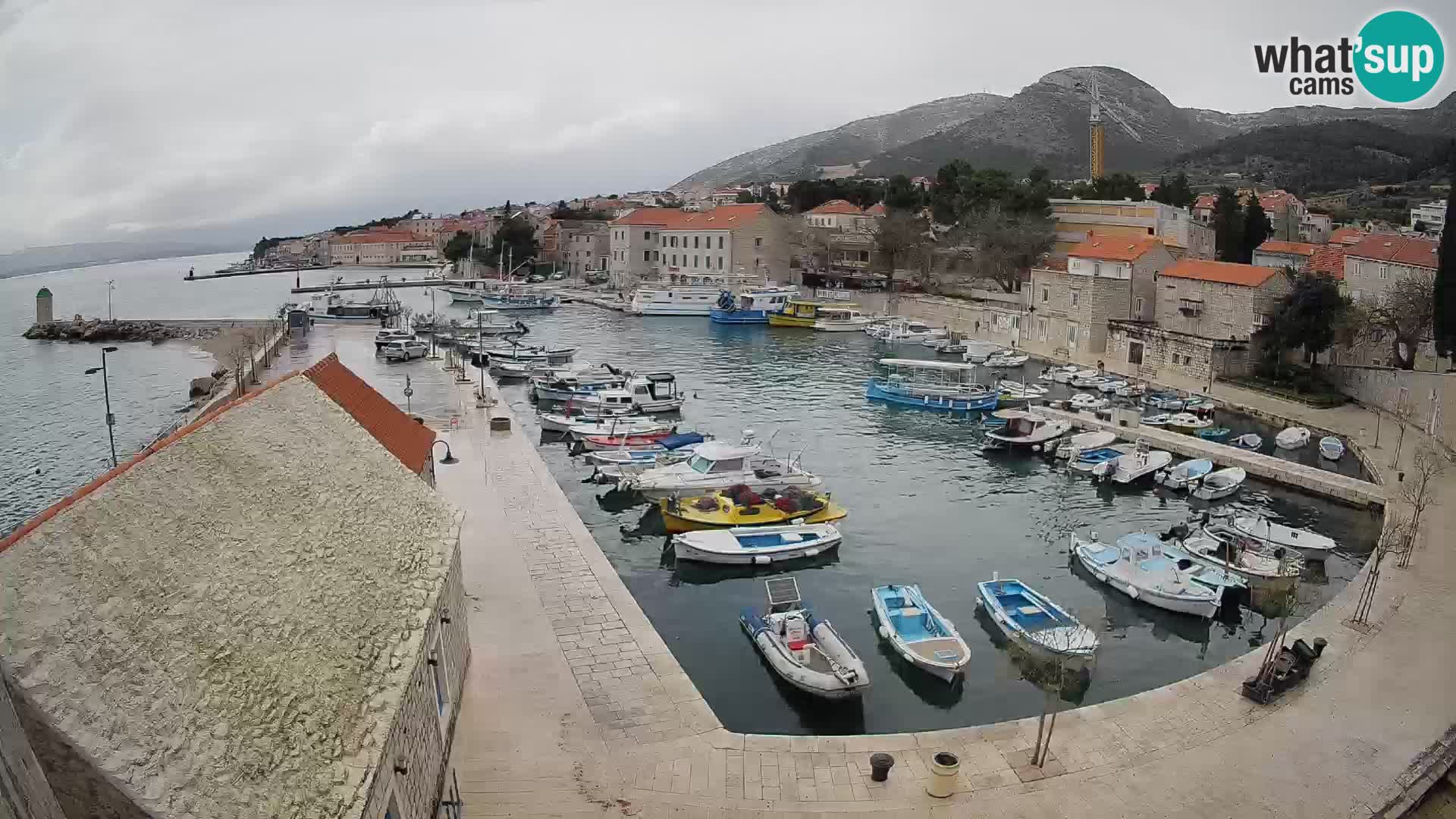 Webcam Bol Harbour – Live View of Bol Riva & Marina