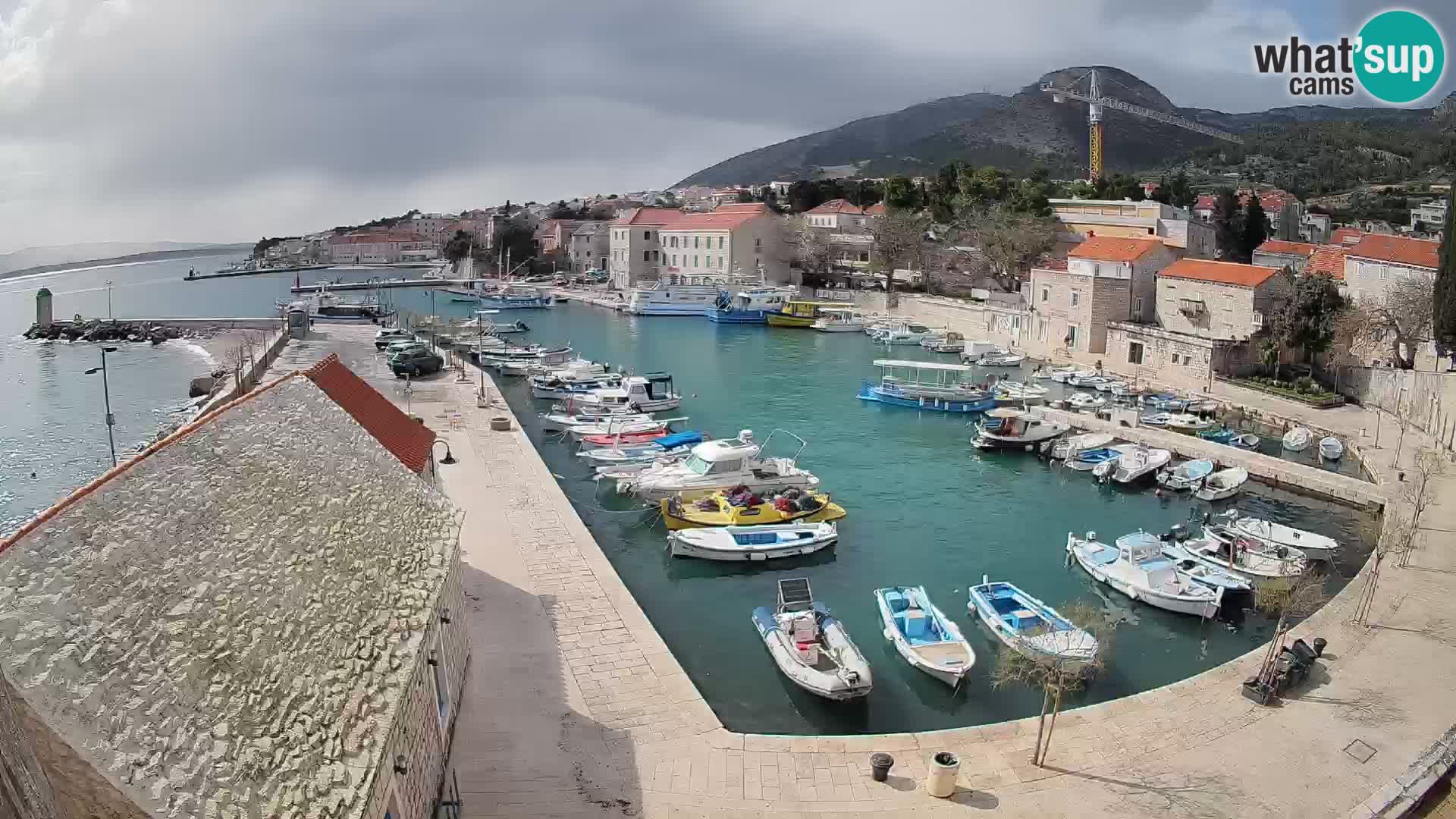 Webcam Bol Hafen – Liveblick auf Bol Riva & Marina