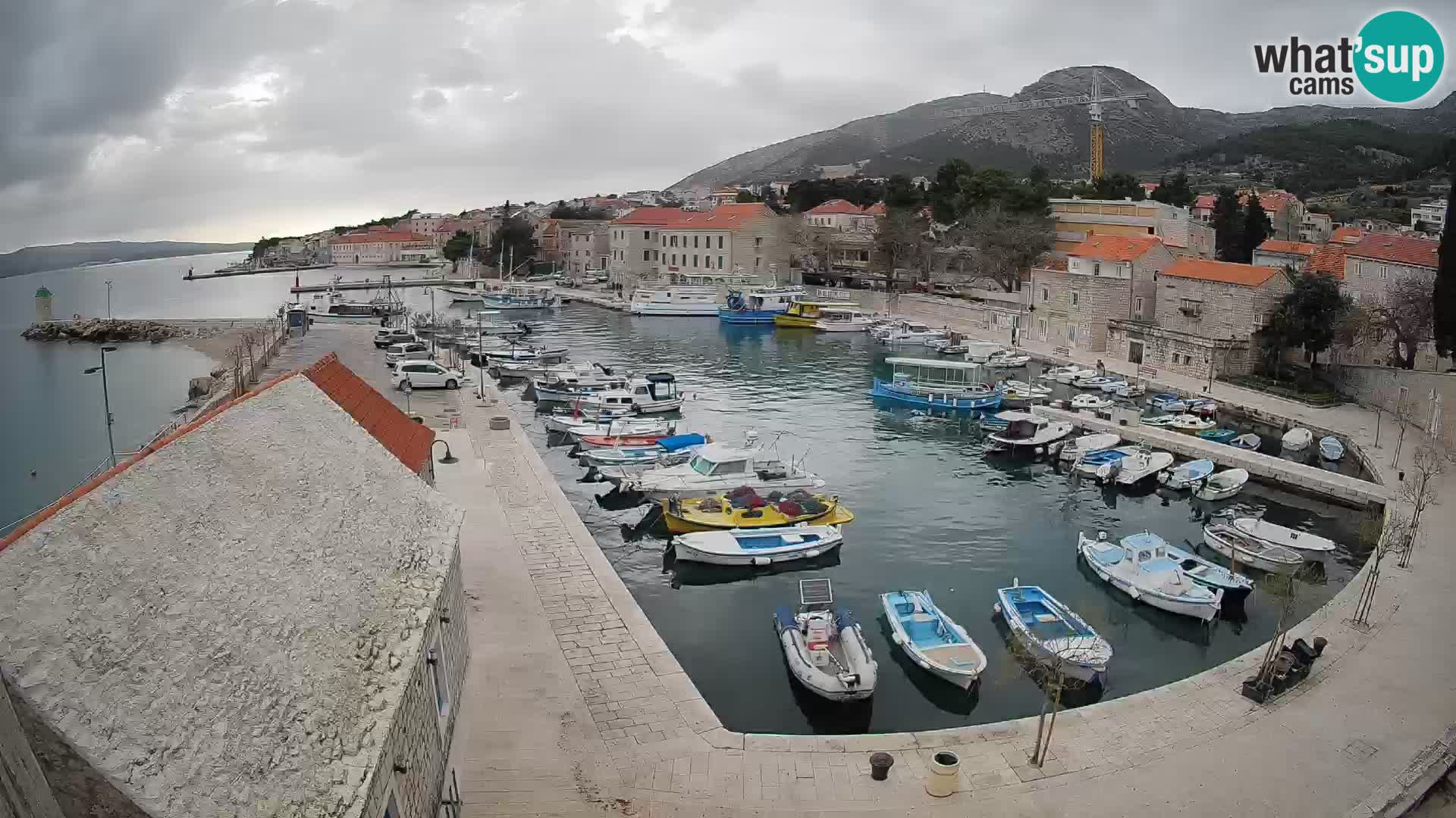 Webcam Bol Hafen – Liveblick auf Bol Riva & Marina