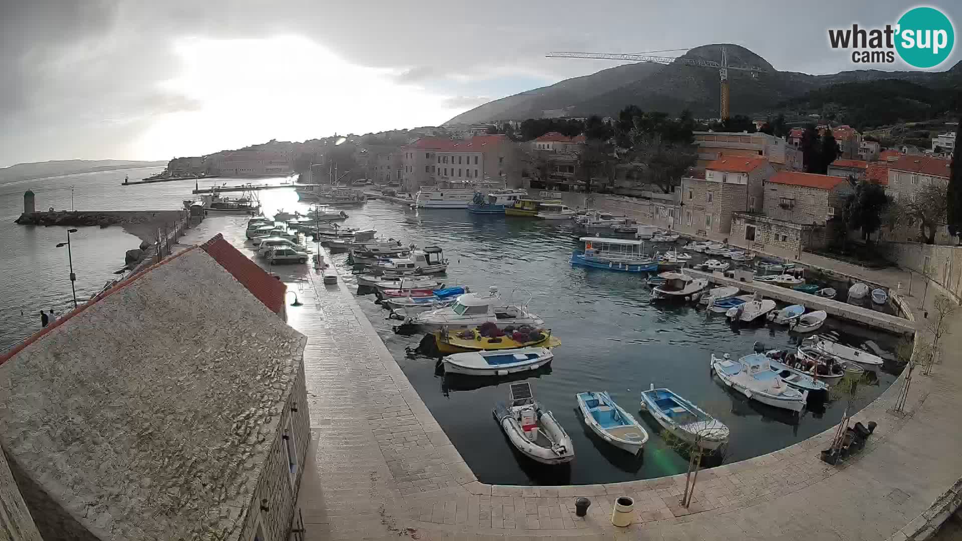 Webcam Bol Harbour – Live View of Bol Riva & Marina