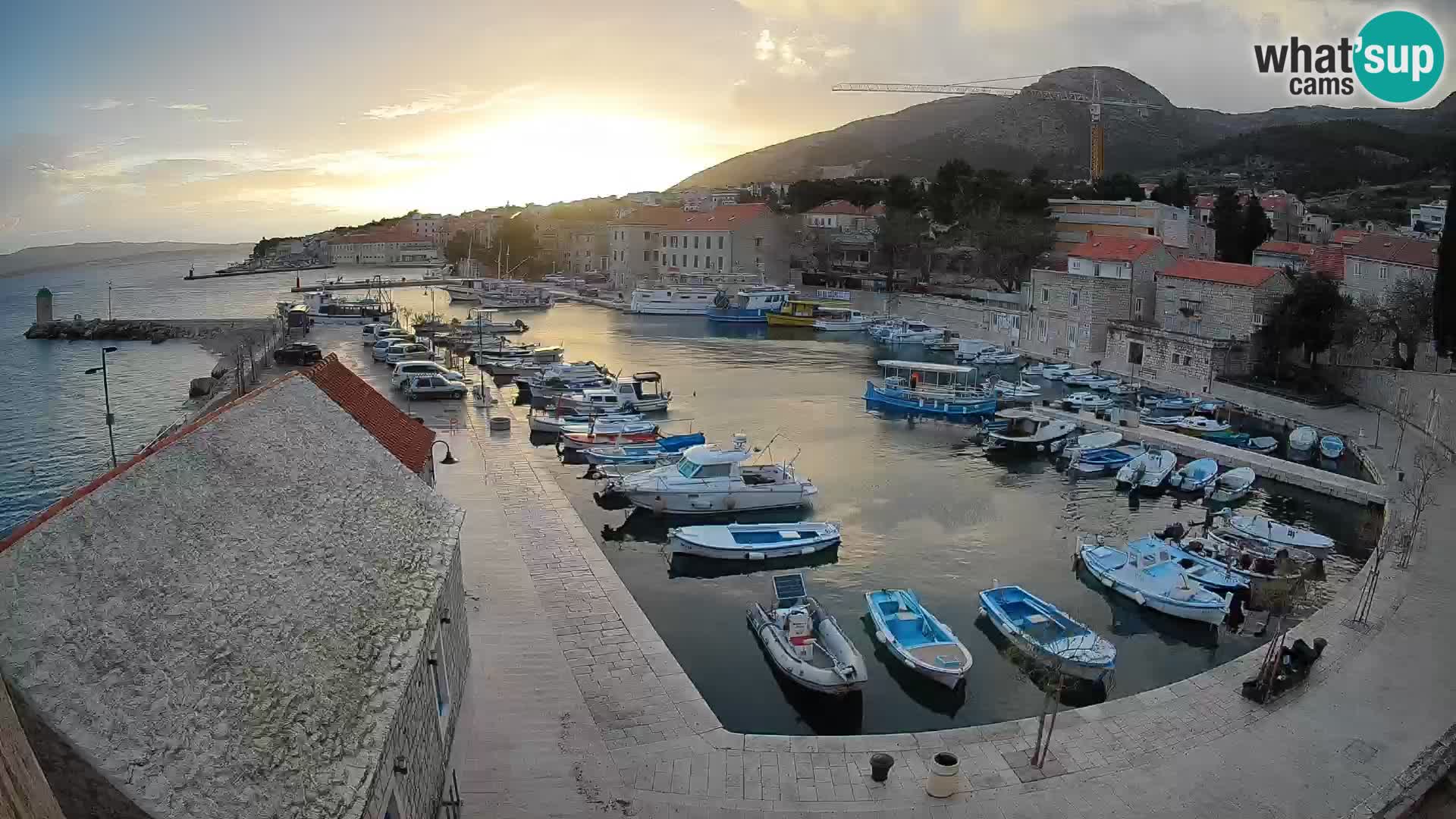 Webcam Bol Hafen – Liveblick auf Bol Riva & Marina