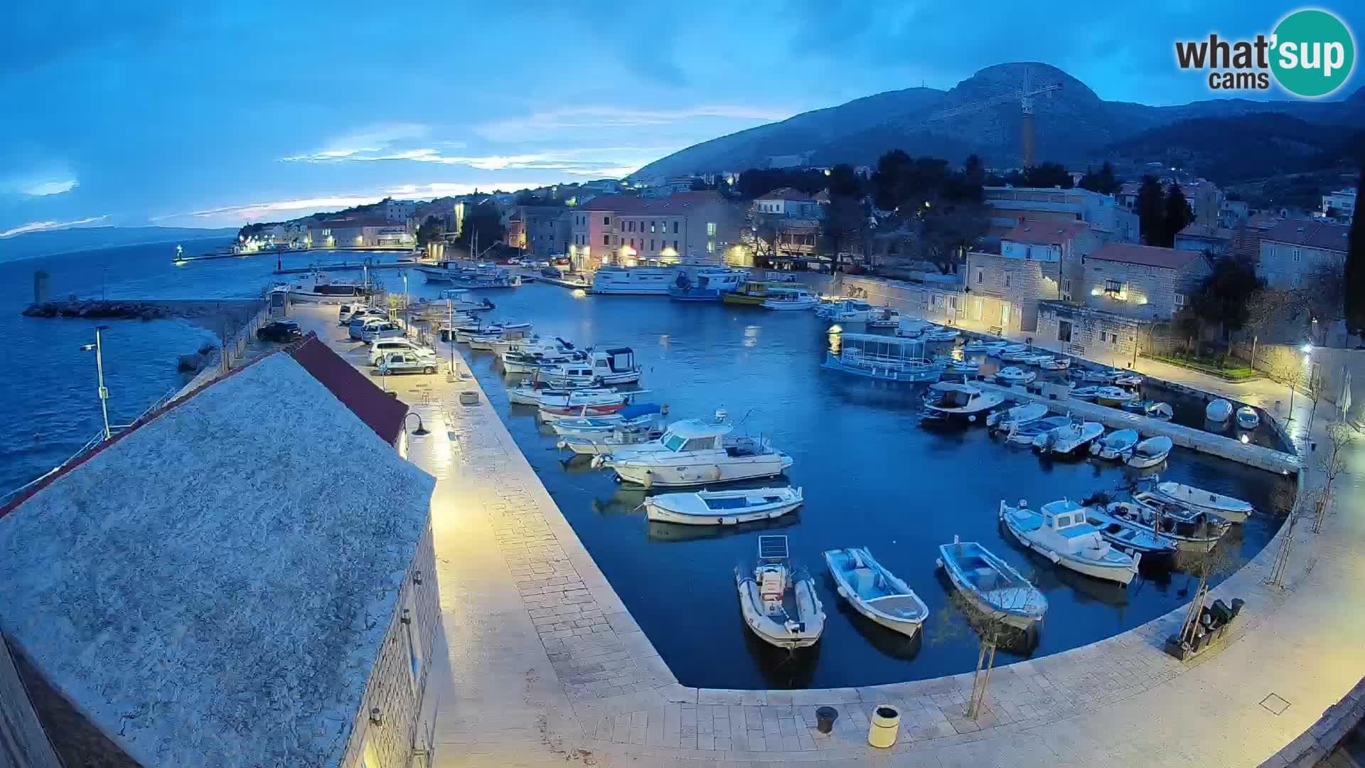Webcam Bol Harbour – Live View of Bol Riva & Marina
