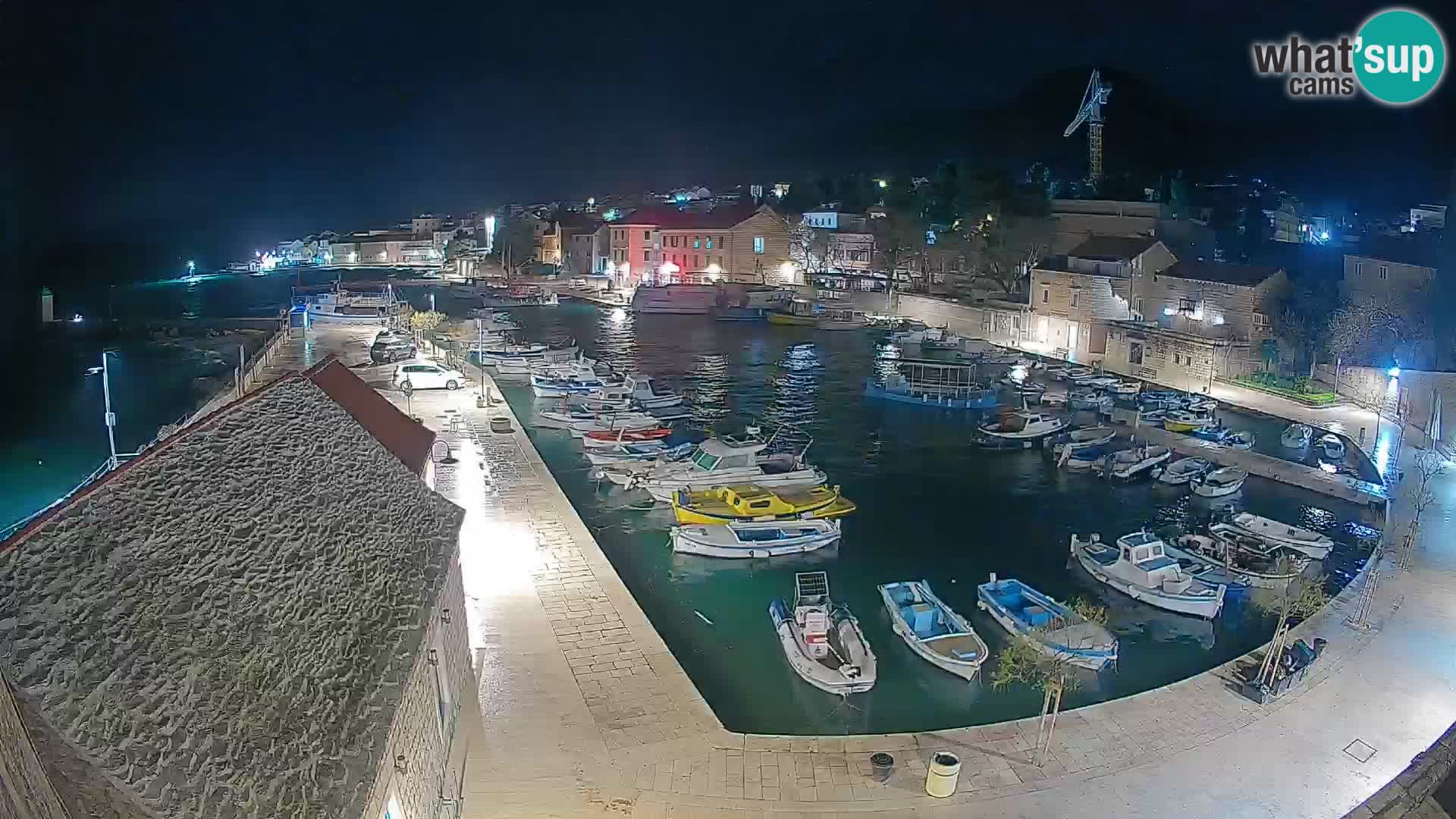 Webcam Bol Hafen – Liveblick auf Bol Riva & Marina