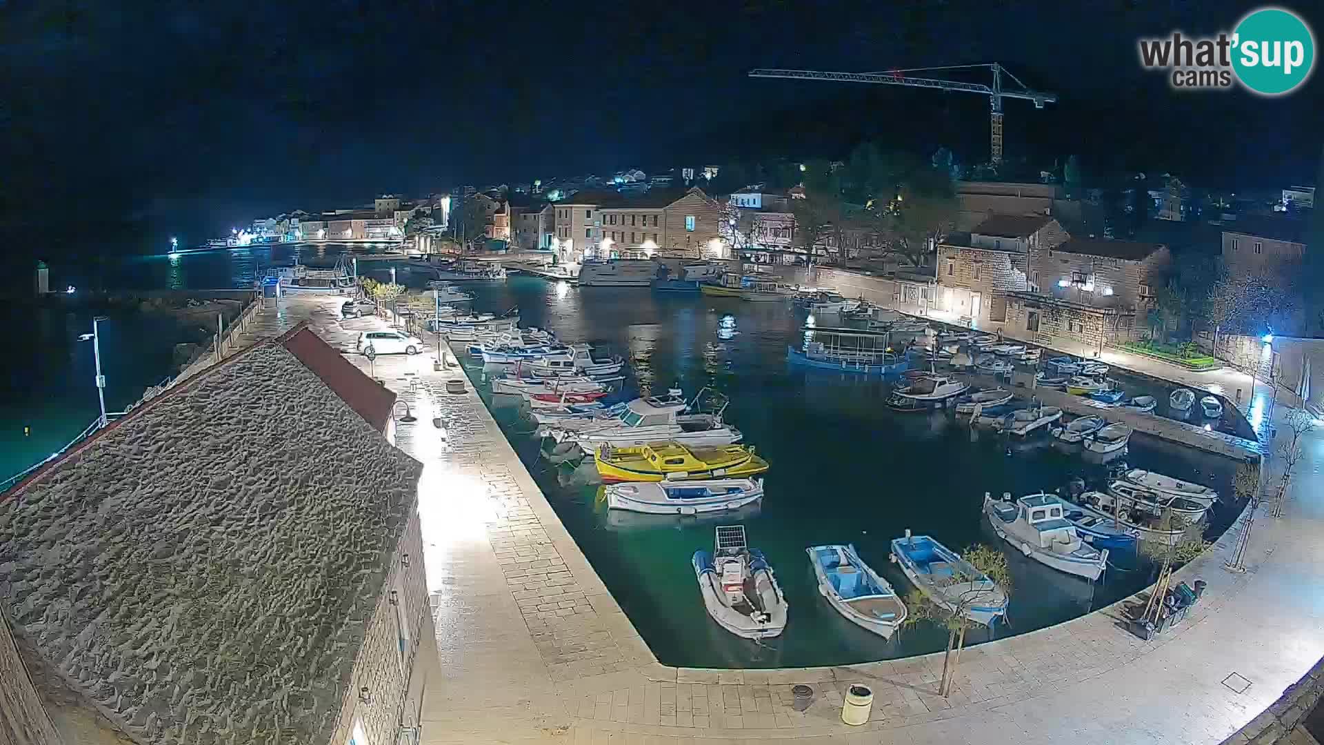 Webcam porto di Bol – Vista live sulla Riva e Marina