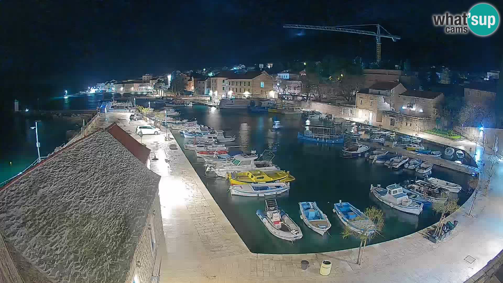 Webcam Bol Hafen – Liveblick auf Bol Riva & Marina
