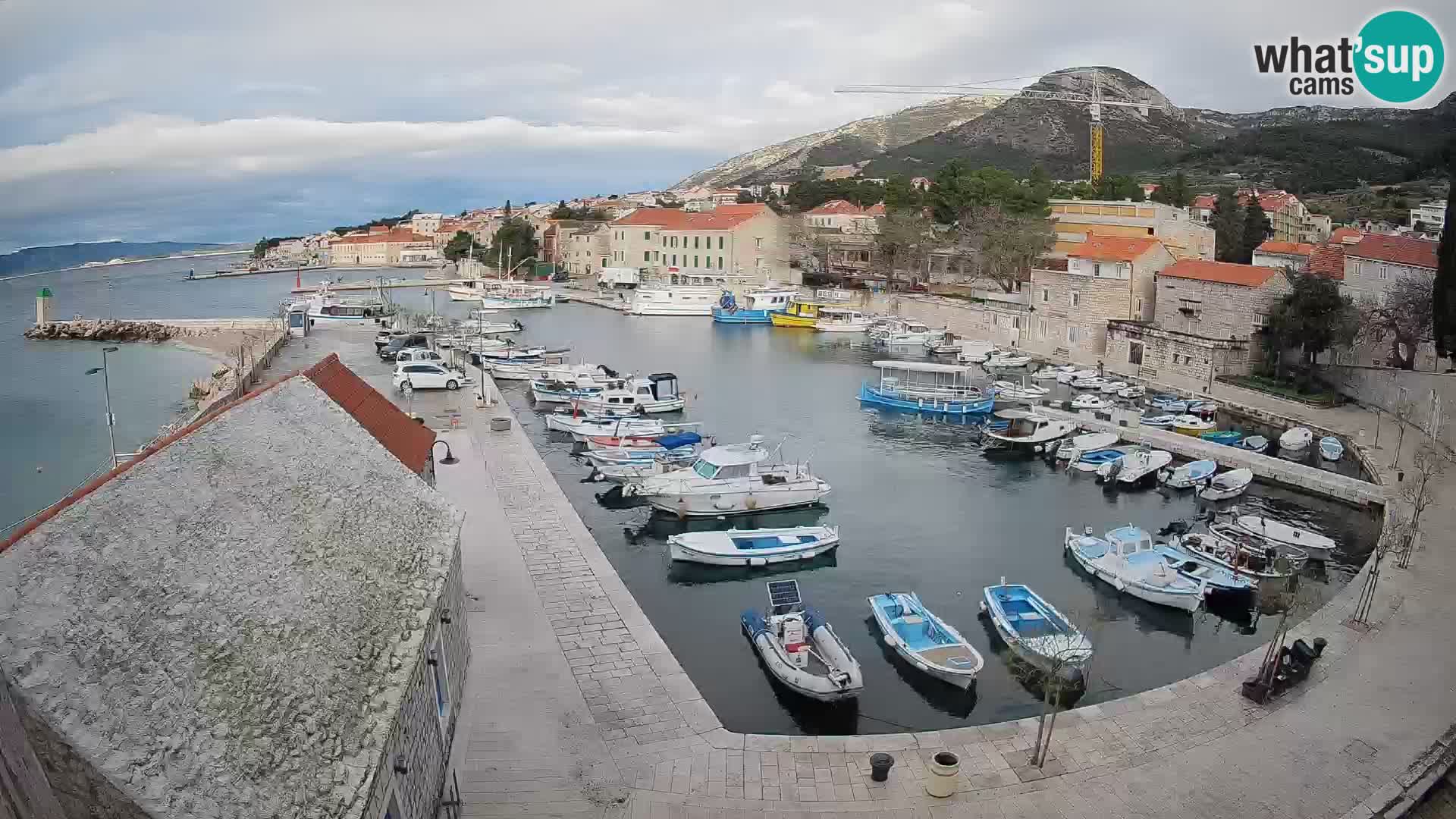 Webcam Bol Hafen – Liveblick auf Bol Riva & Marina