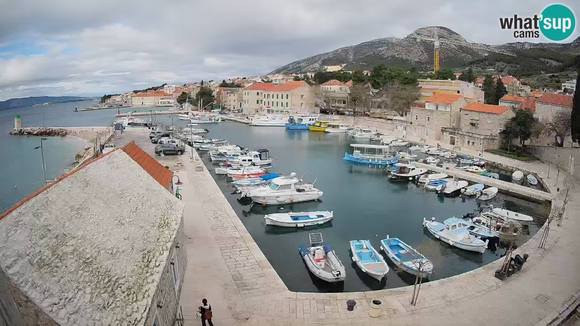 Webcam porto di Bol – Vista live sulla Riva e Marina