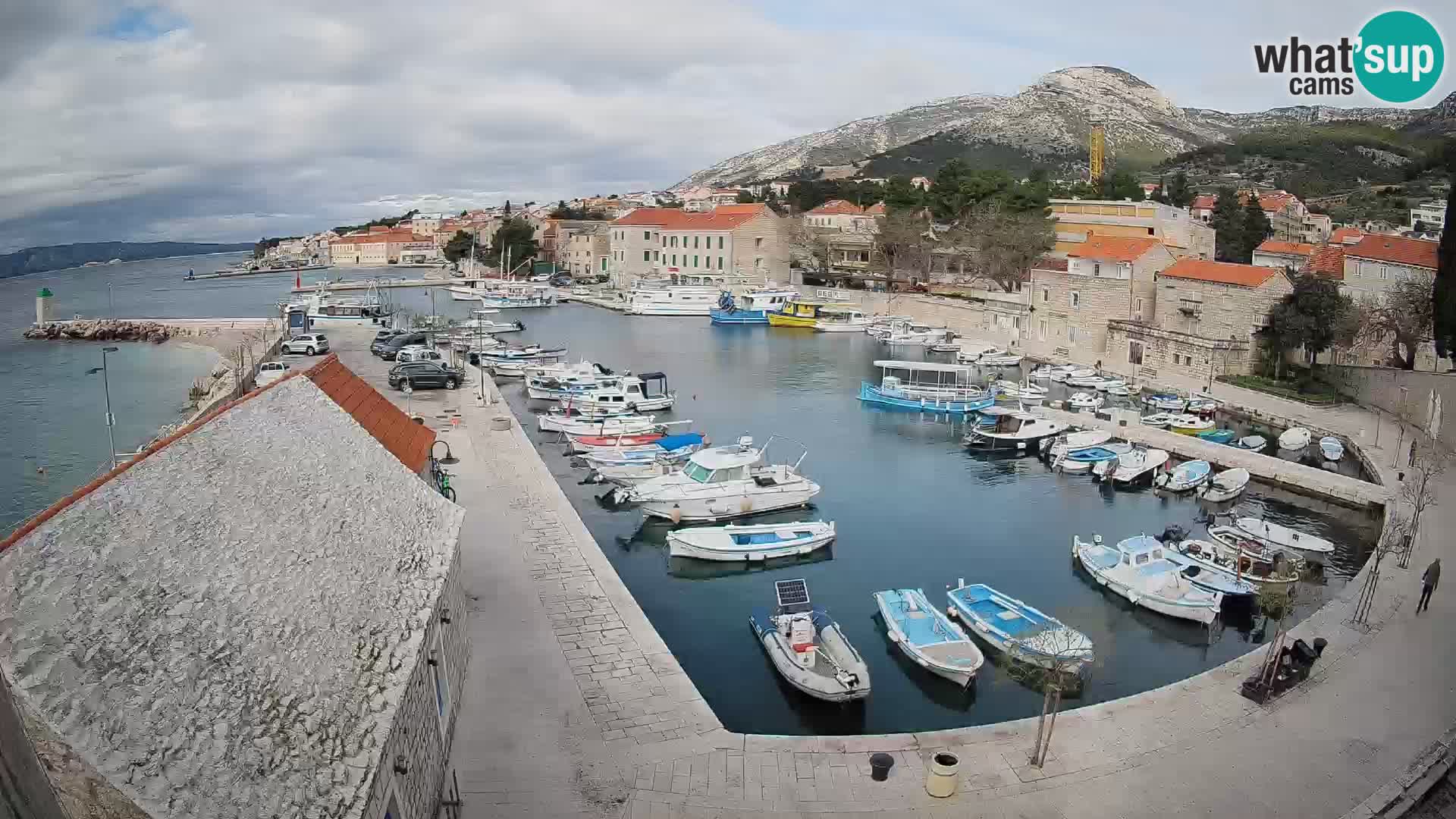 Webcam Bol Hafen – Liveblick auf Bol Riva & Marina
