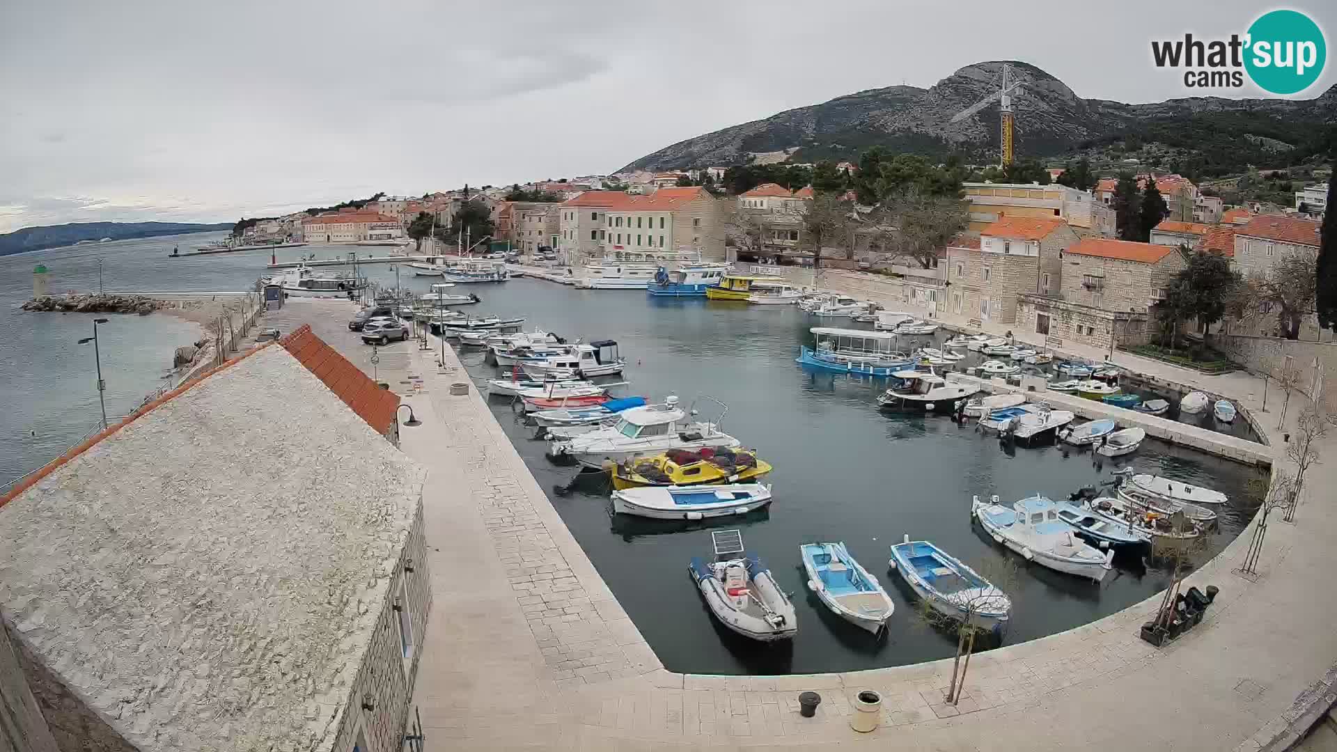 Webcam Bol Hafen – Liveblick auf Bol Riva & Marina