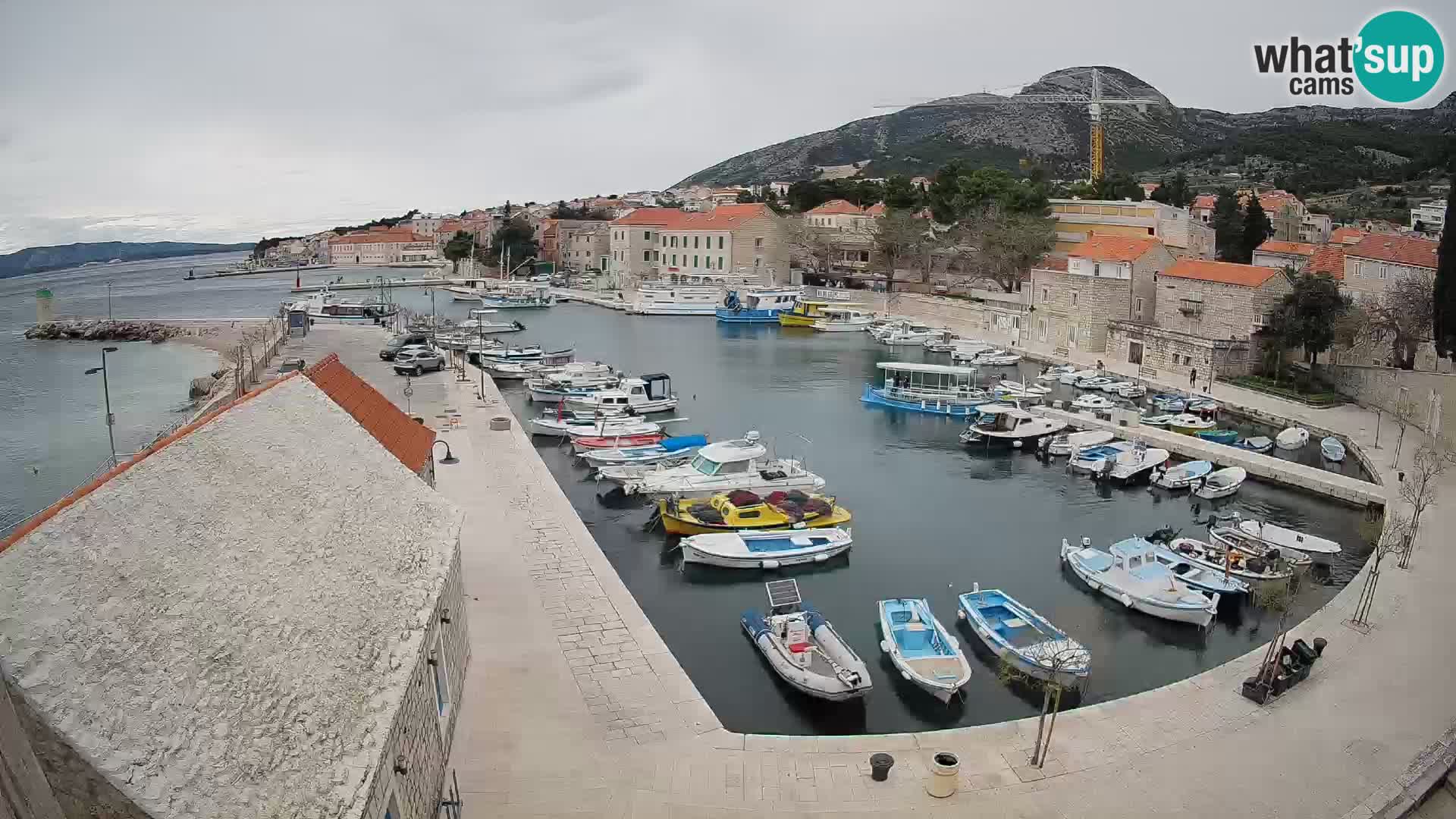 Webcam Bol Hafen – Liveblick auf Bol Riva & Marina