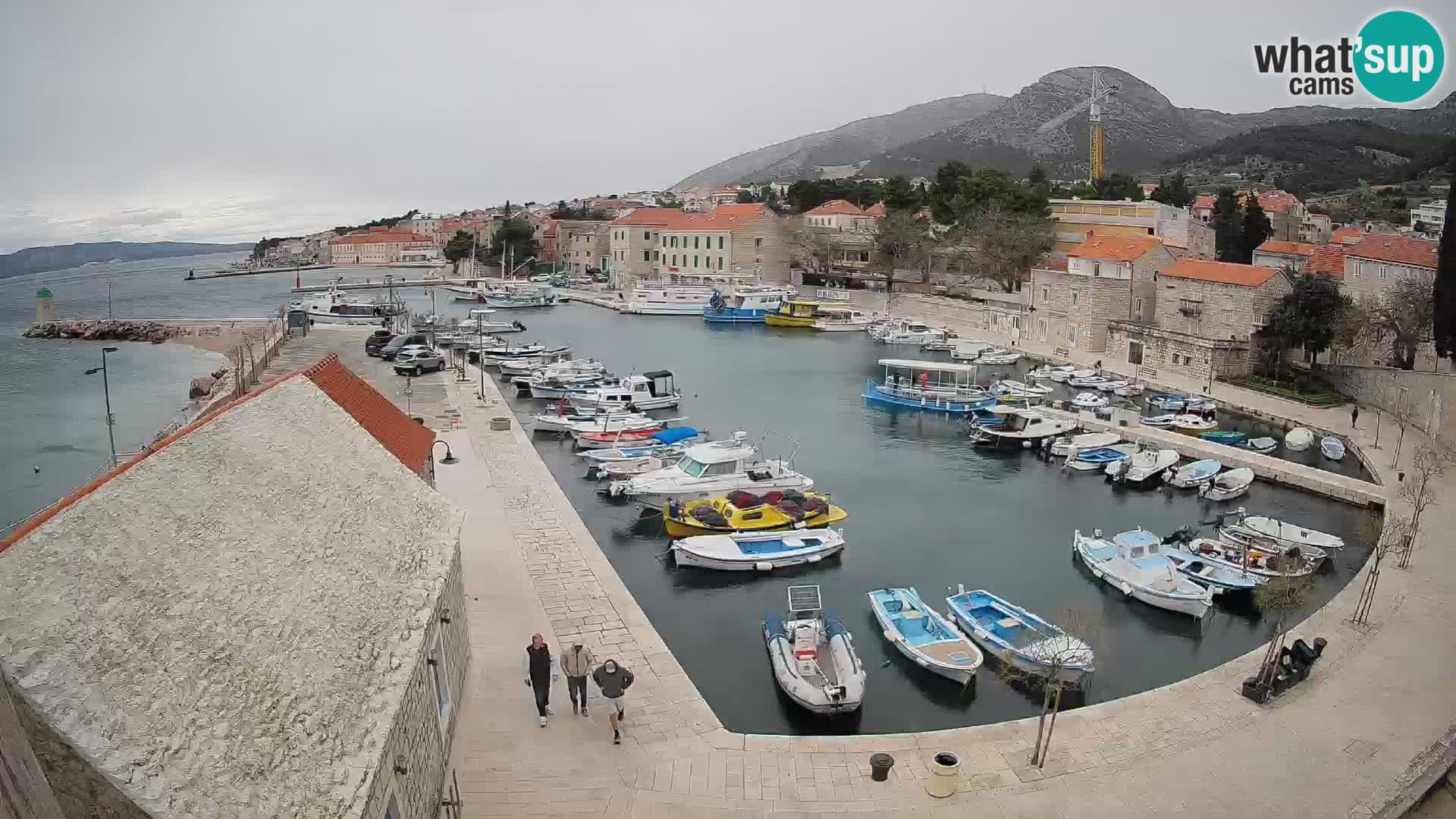 Webcam Bol Hafen – Liveblick auf Bol Riva & Marina