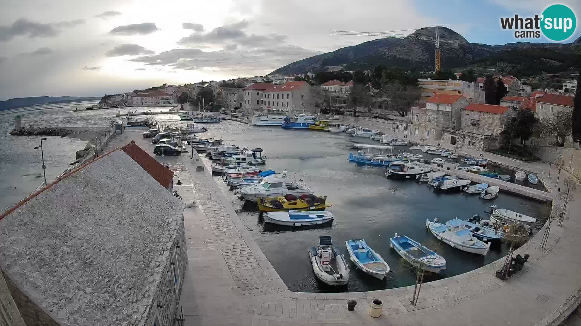 Webcam Bol Harbour – Live View of Bol Riva & Marina
