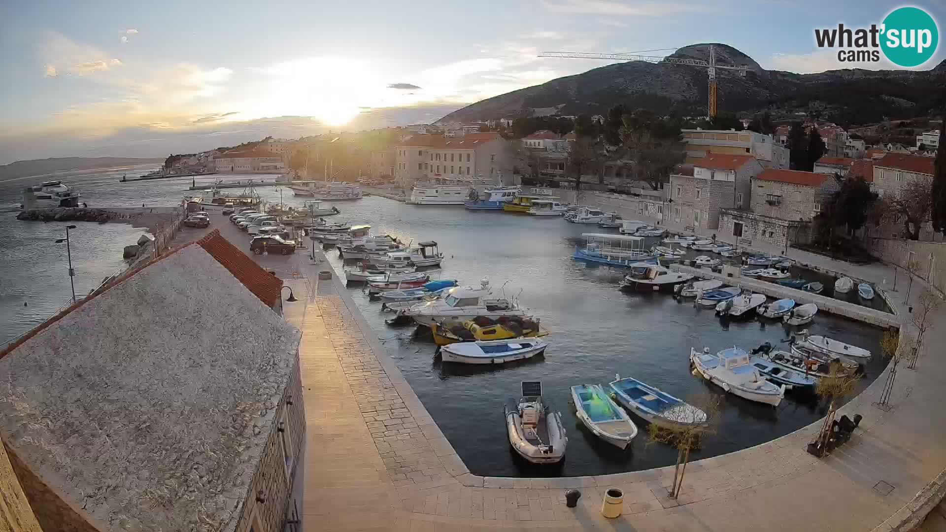 Webcam Bol Hafen – Liveblick auf Bol Riva & Marina