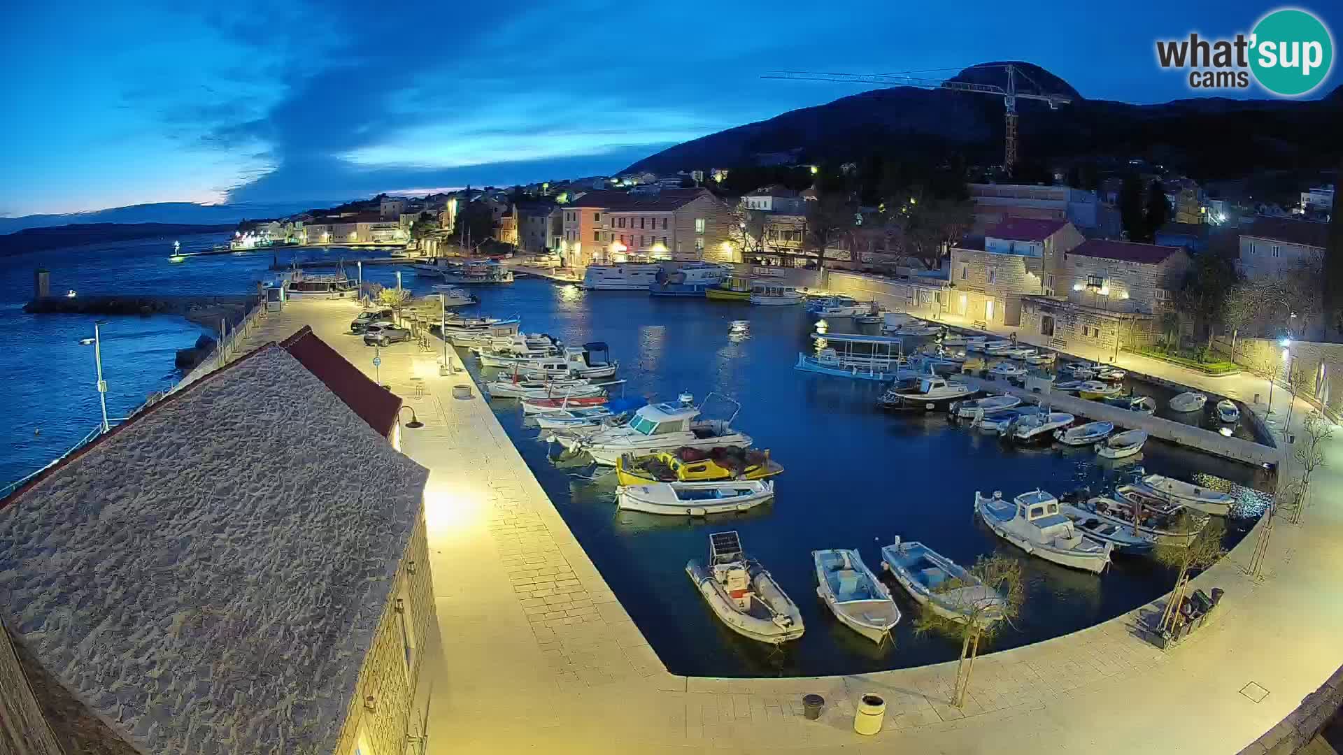 Webcam Bol Hafen – Liveblick auf Bol Riva & Marina