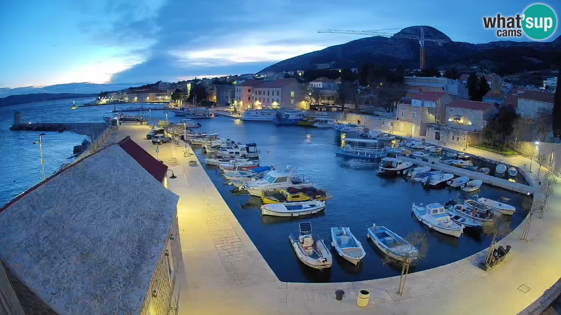 Webcam Bol Harbour – Live View of Bol Riva & Marina