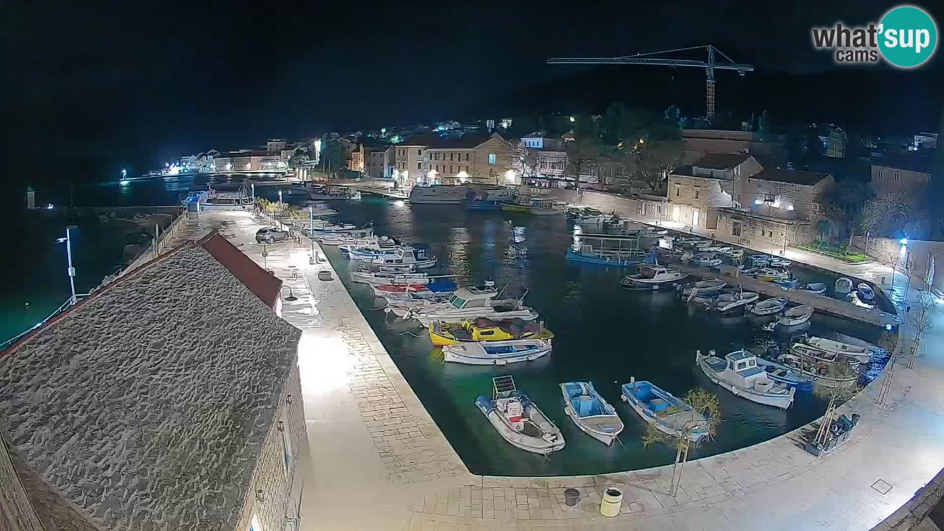 Webcam Bol Harbour – Live View of Bol Riva & Marina