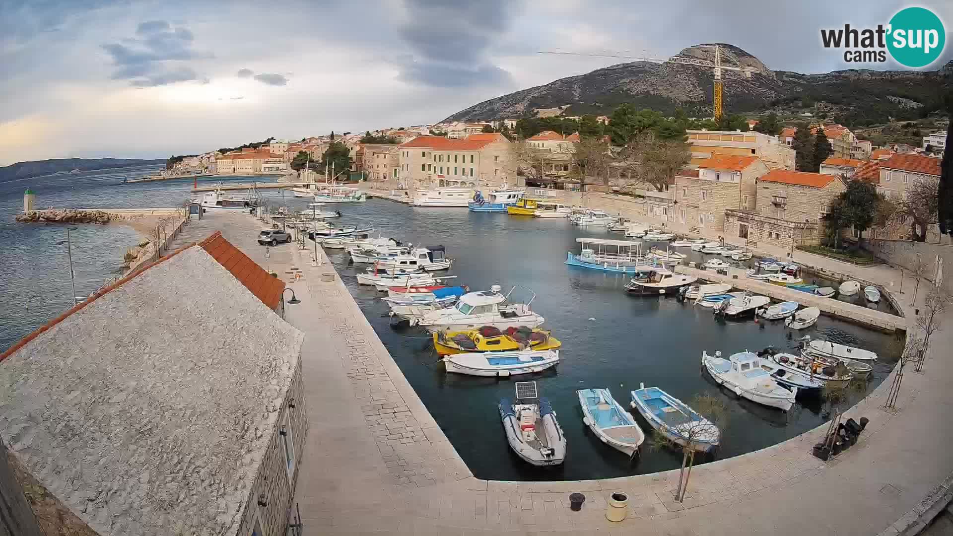 Webcam Bol Hafen – Liveblick auf Bol Riva & Marina